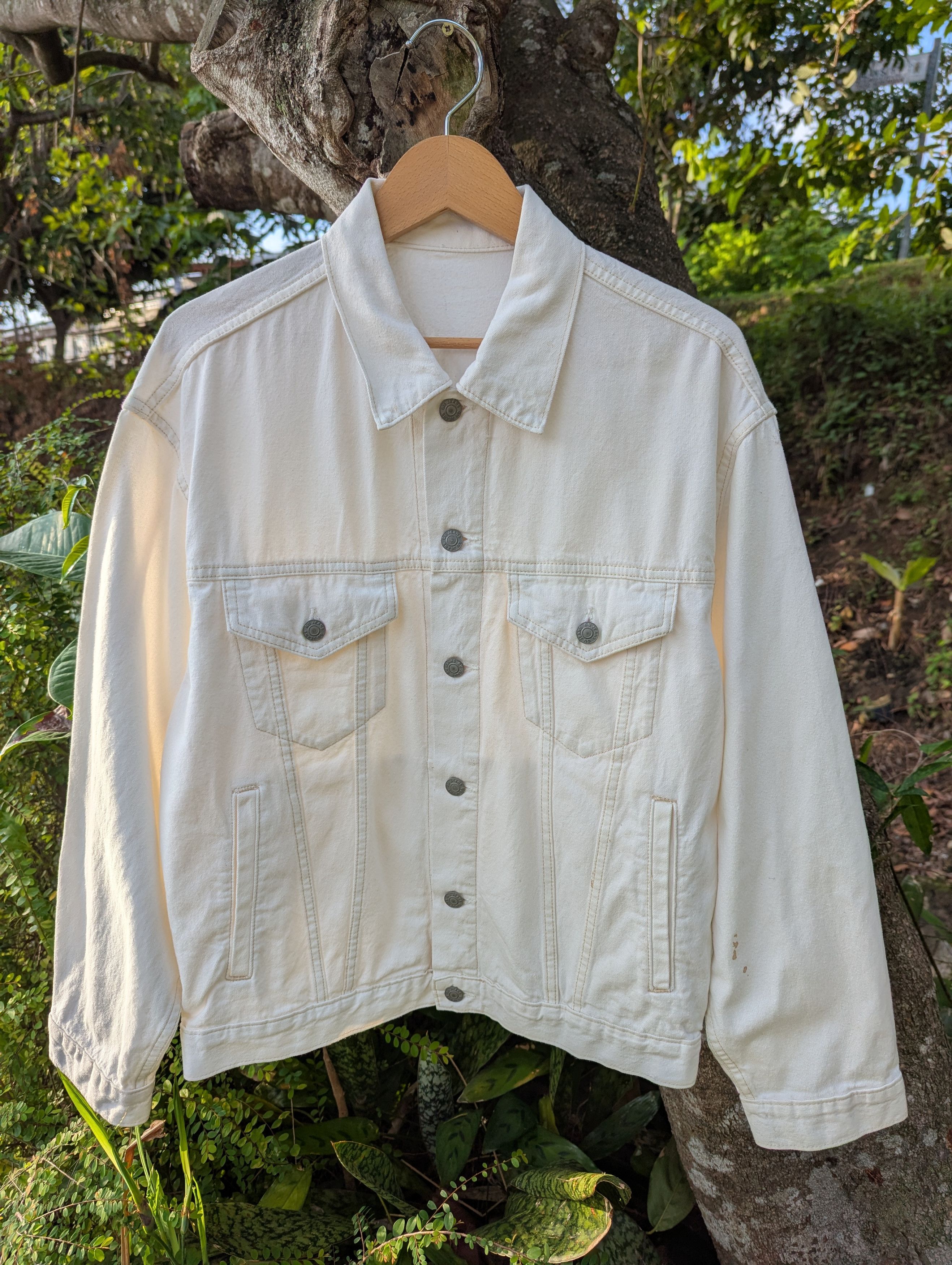 GU 🔥FREE SHIPPING🔥GU 🇯🇵 White Denim Jacket inspired Levis Size US S / EU 44-46 / 1 - 1 Thumbnail