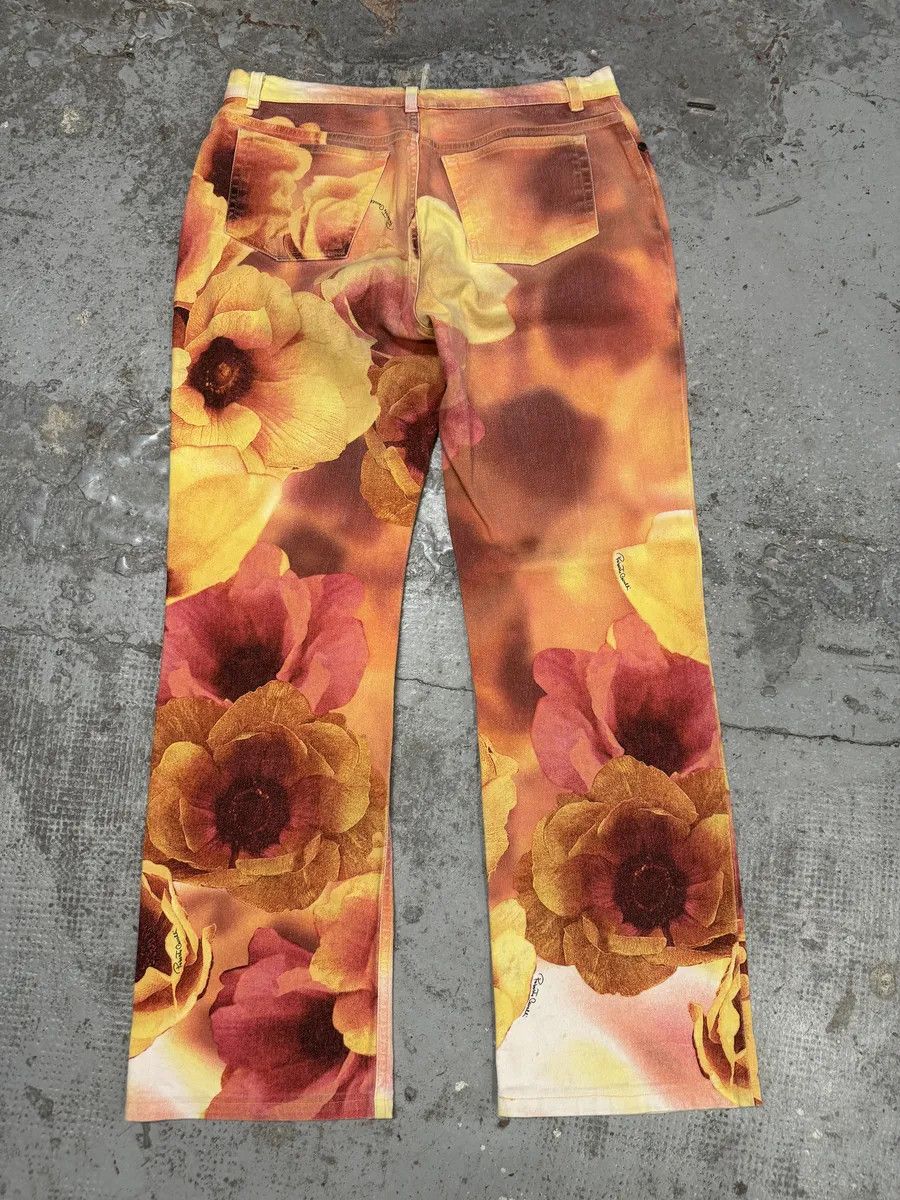 Roberto Cavalli 2000s Roberto Cavalli Flowers Spectrum Summer Pants Size US 32 / EU 48 - 2 Thumbnail