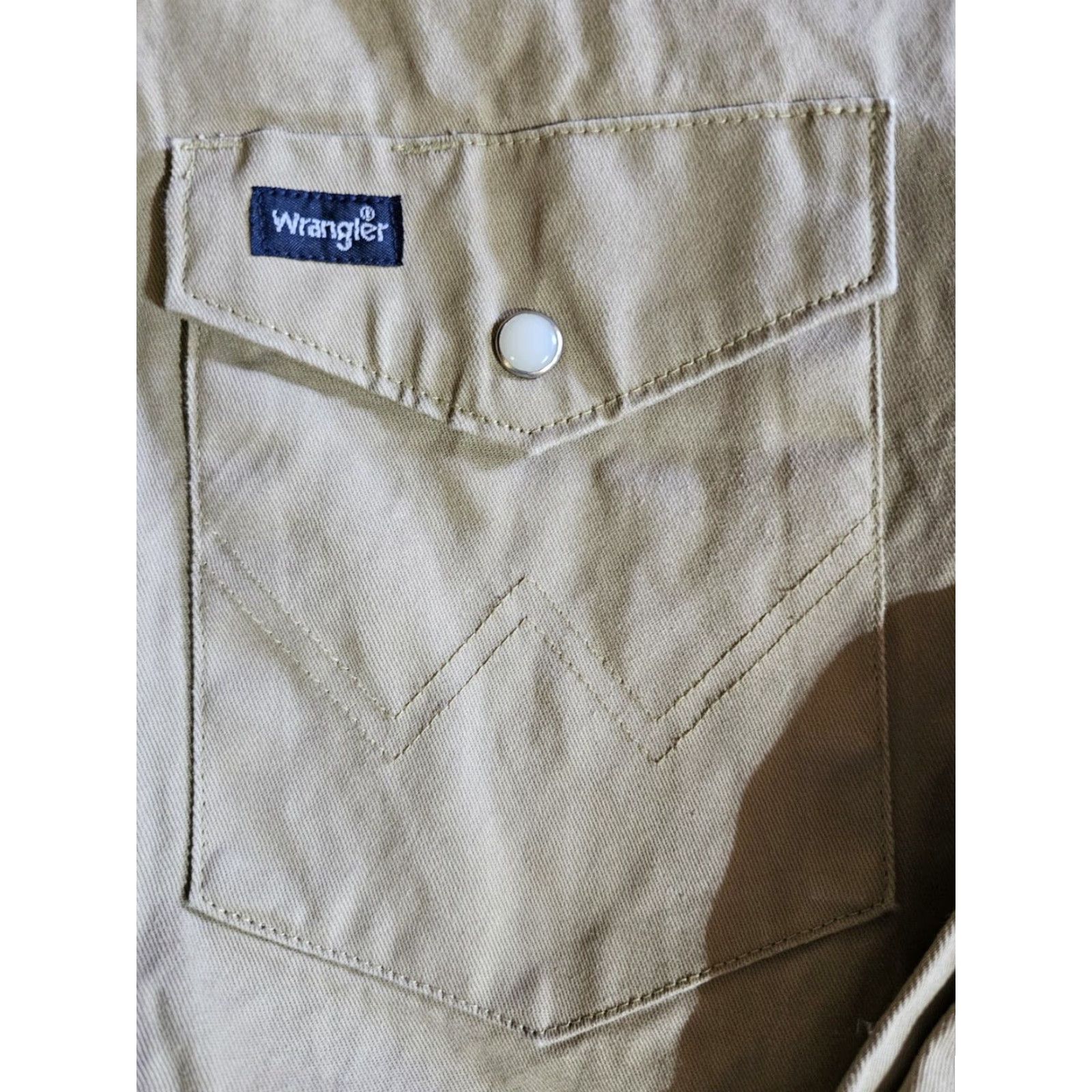 Wrangler VINTAGE Wrangler Khaki Pearl Snap Heavy Canvas Western Work Shirt Mens 2XL Tall Size 2XLT N/A Size US XXL / EU 58 / 5 - 5 Thumbnail