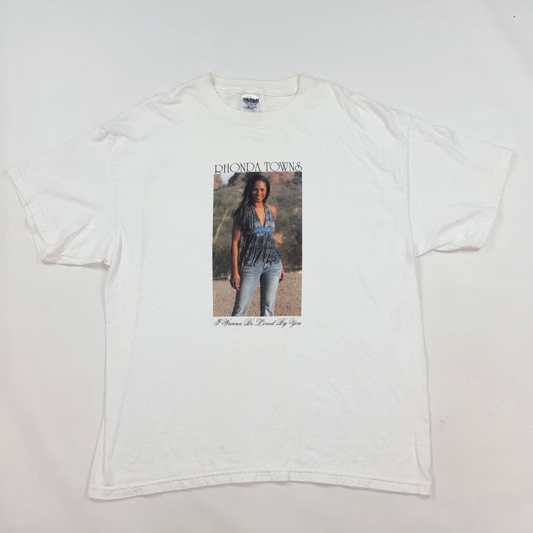 Gildan VINTAGE Rhonda Towns Country Music XL Rock Band White T Shirt Men XL Vintage Graphic Print Tour 90s Retro Country Music Size US XL / EU 56 / 4 - 2 Thumbnail