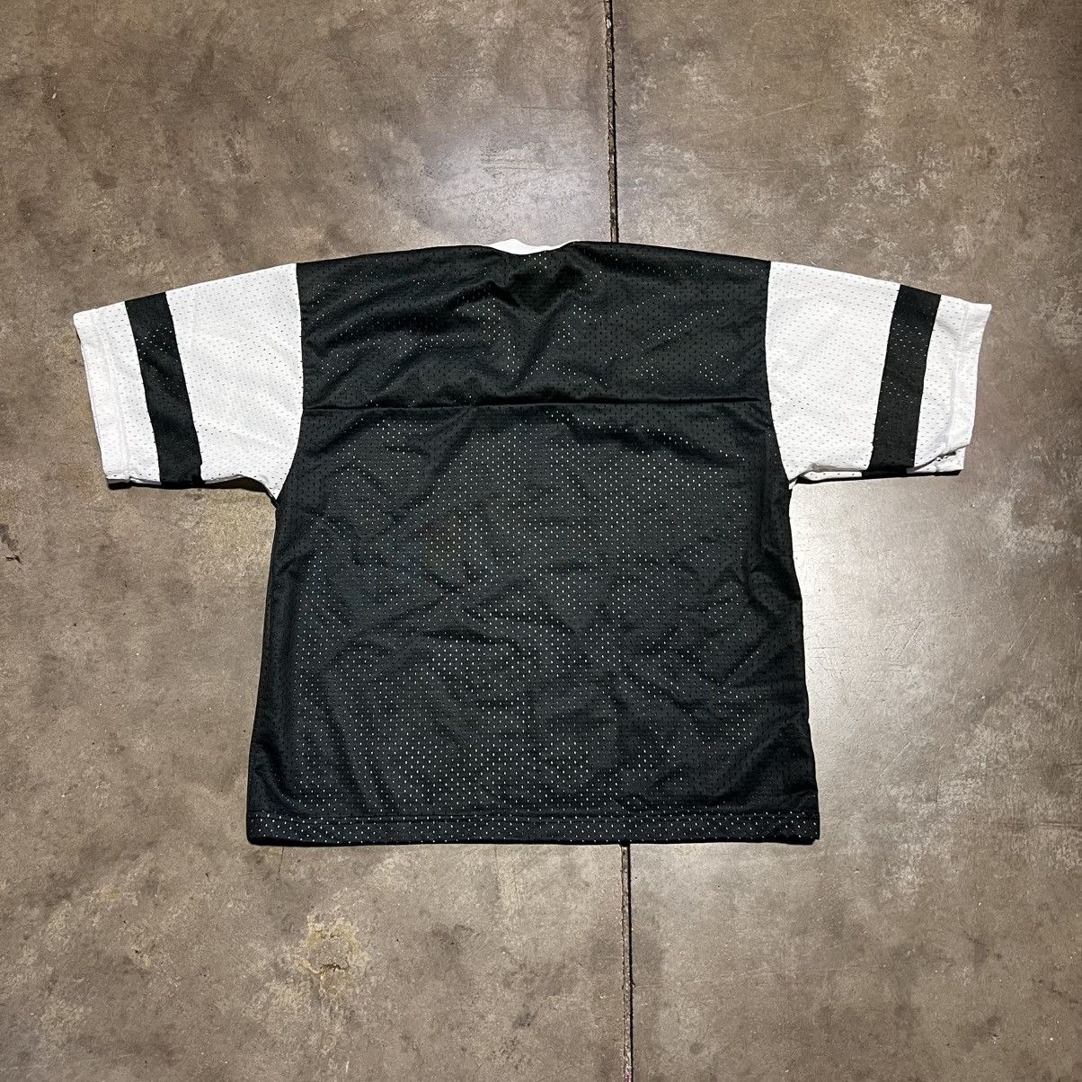Wilson Vintage 80s Oakland Raiders Mesh Football Jersey Wilson USA Size US M / EU 48-50 / 2 - 4 Thumbnail