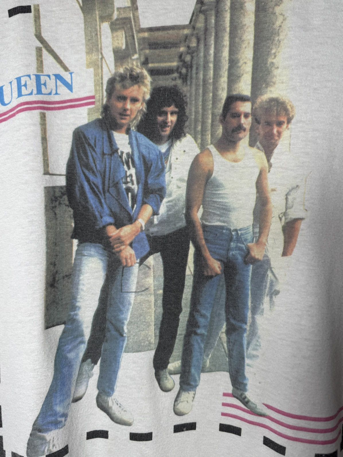 Band Tees Vintage 1980s QUEEN Promo Band Tee Single Stitch Size US L / EU 52-54 / 3 - 6 Thumbnail