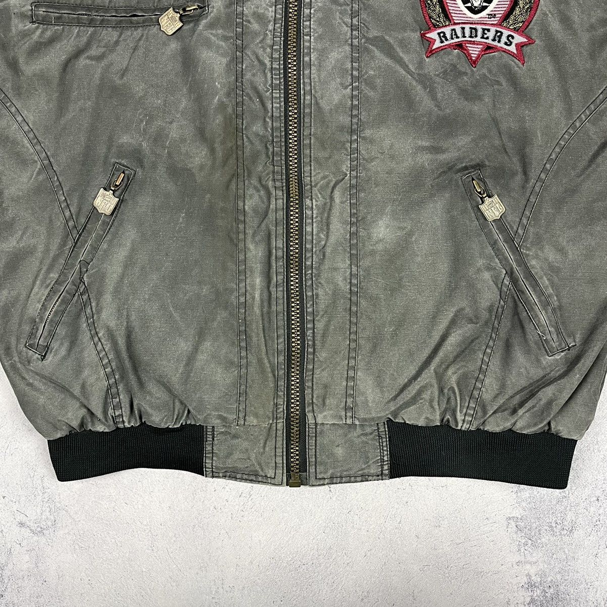 NFL Vintage NFL Los Angeles Raiders y2k rare bomber jacket 1991 Size US L / EU 52-54 / 3 - 17 Thumbnail