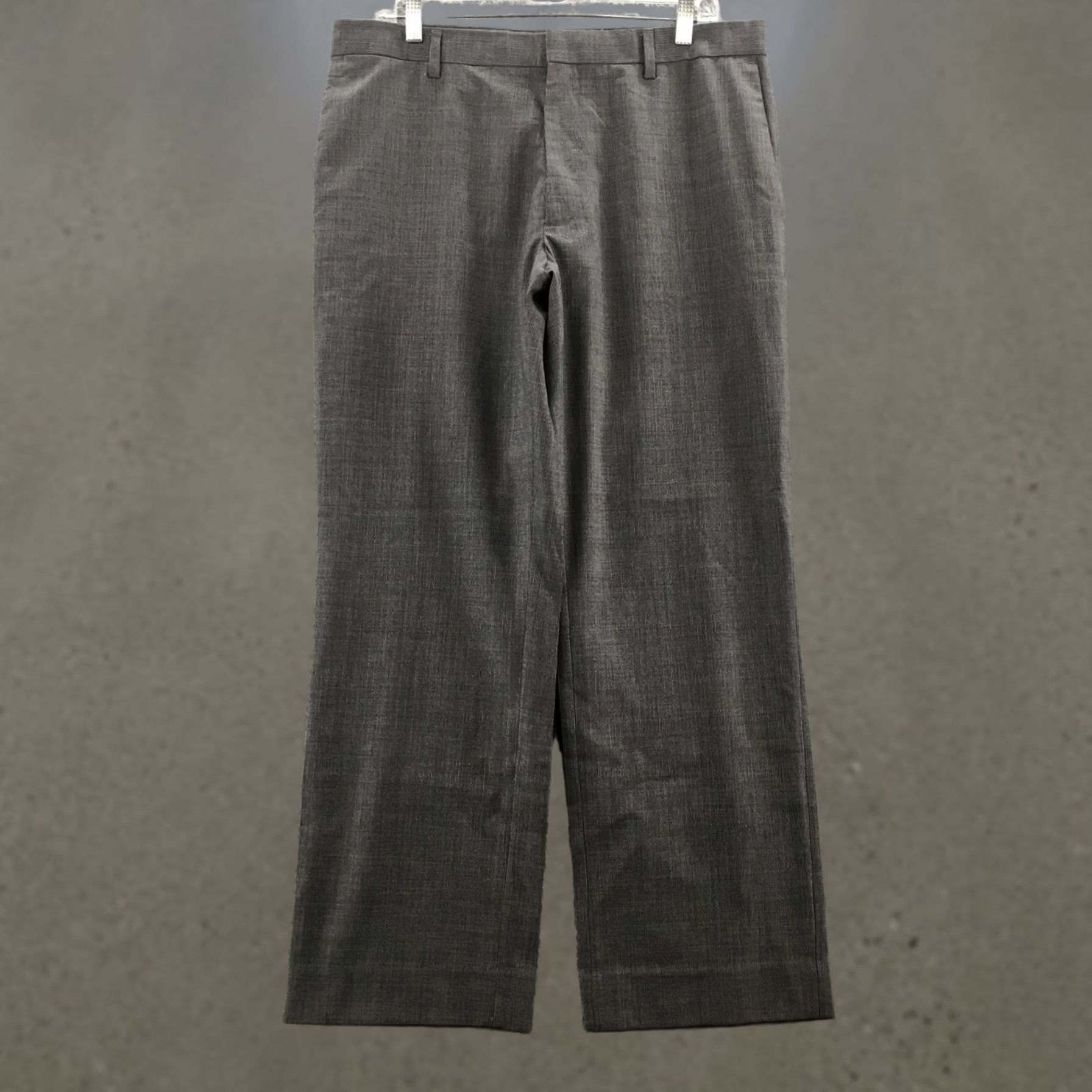 Banana Republic Banana Republic Dress Pants Mens 34/30 Gray Classic Fit Dress Pants Size US 34 / EU 50 - 1 Thumbnail