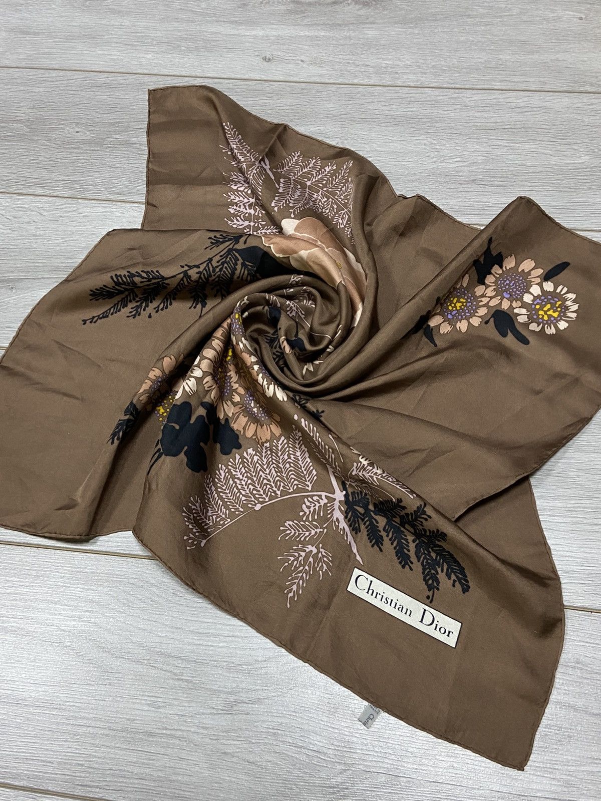 Christian Dior Monsieur Christian Dior flowers 💐 vintage silk floral France scarf Size ONE SIZE - 8 Thumbnail