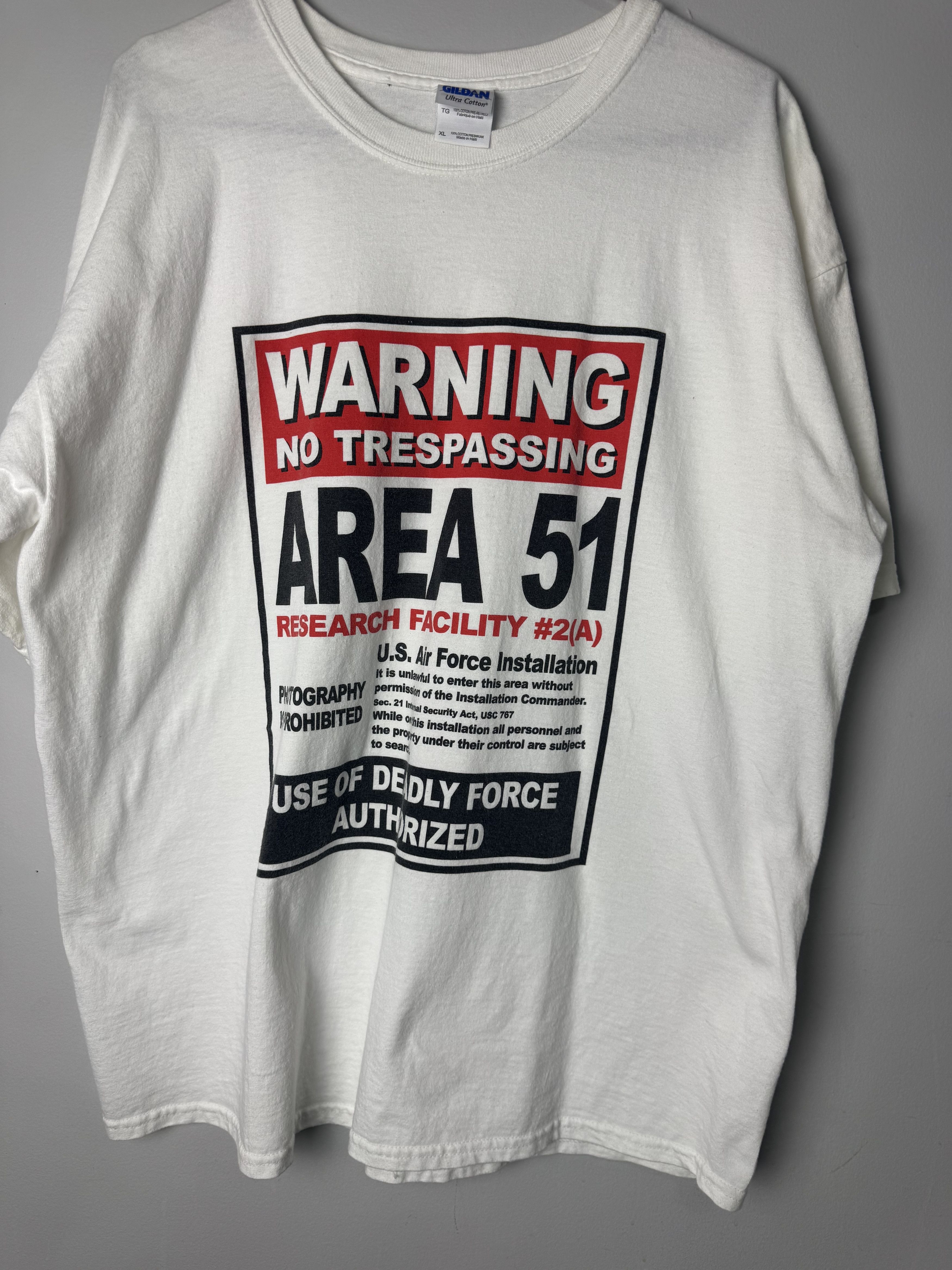 Vintage Area 51 - Graphic Tee Size US XL / EU 56 / 4 - 5 Thumbnail