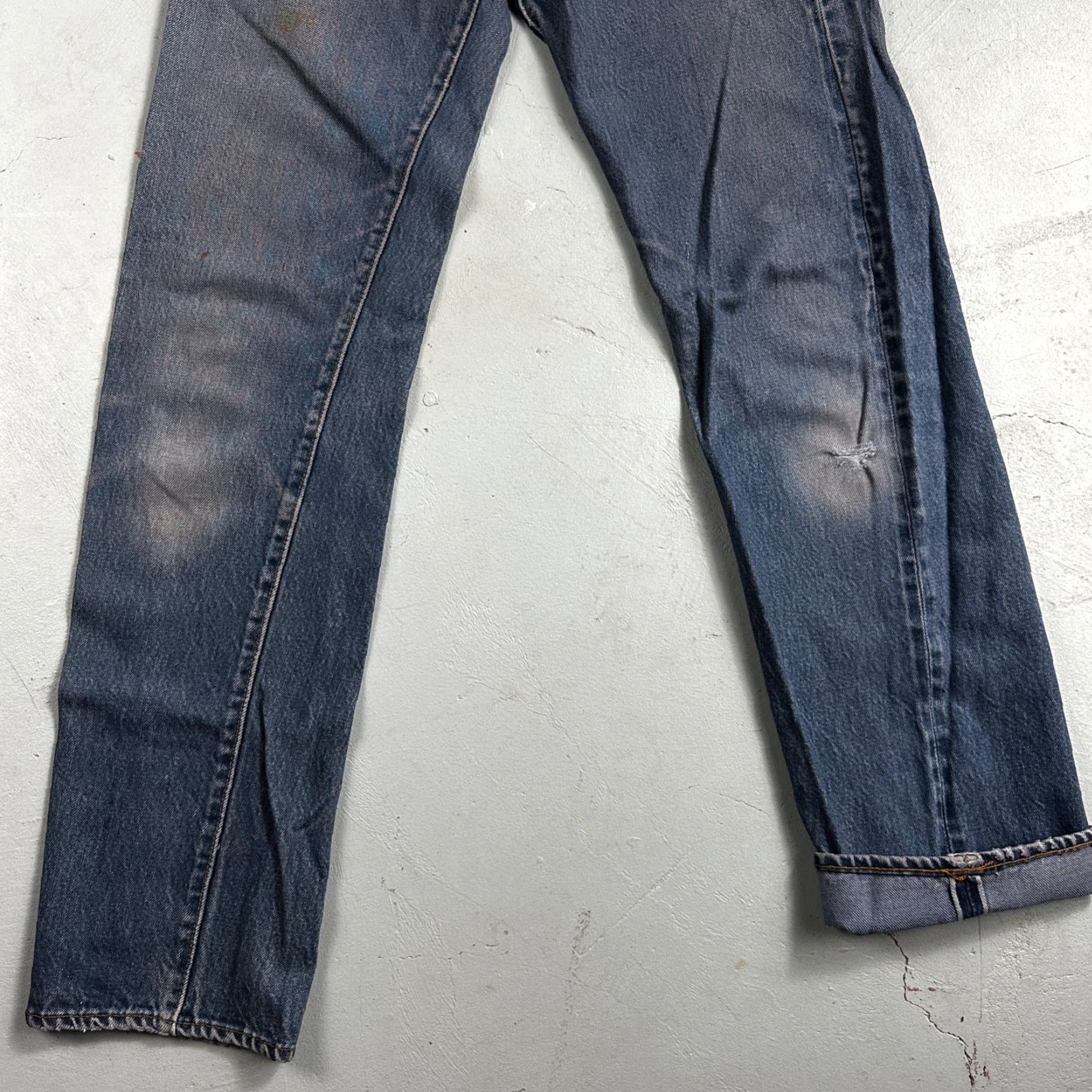 Levi's VINTAGE Levi's 501 Jeans Men 28 Blue 80s USA Straight Fit Distressed Denim Size US 28 / EU 44 - 3 Thumbnail