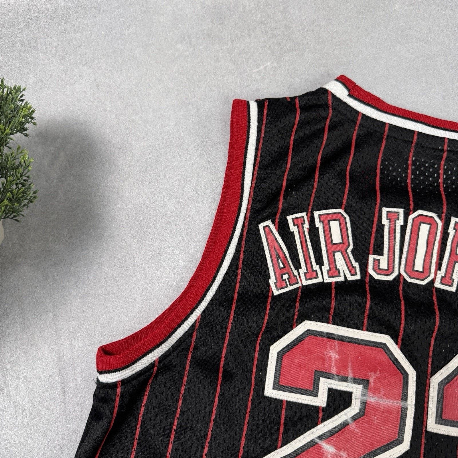 Nike Vintage Nike Chicago Bulls Jersey Air Jordan Men Size L Size US L / EU 52-54 / 3 - 15 Thumbnail