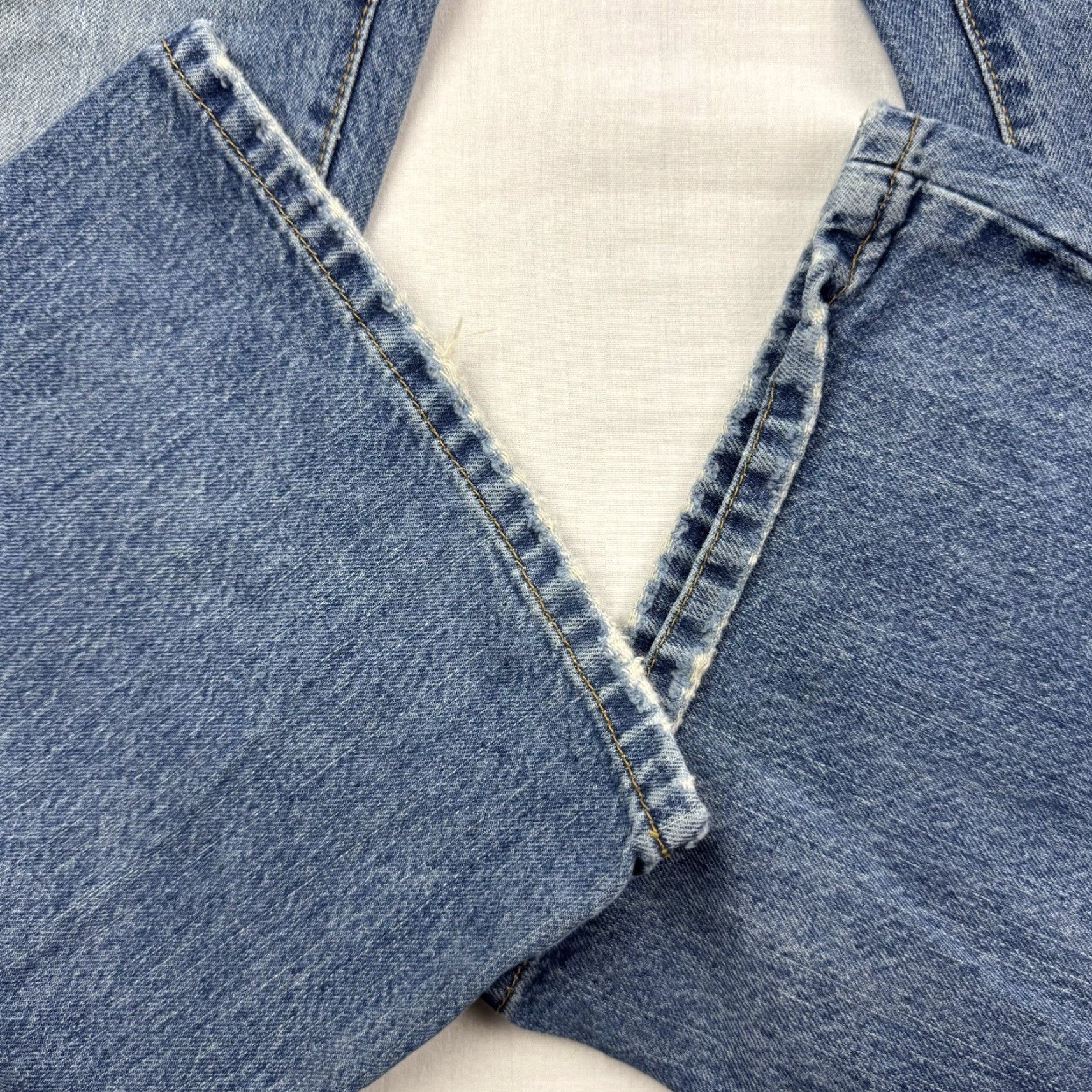 Mossimo VINTAGE Mossimo Jeans Button Fly 33x32 Adult Men Hipster Punk Y2K Skater Bootcut Blue Denim Cotton Regular Inseam 32 Mens Size US 33 - 2 Thumbnail
