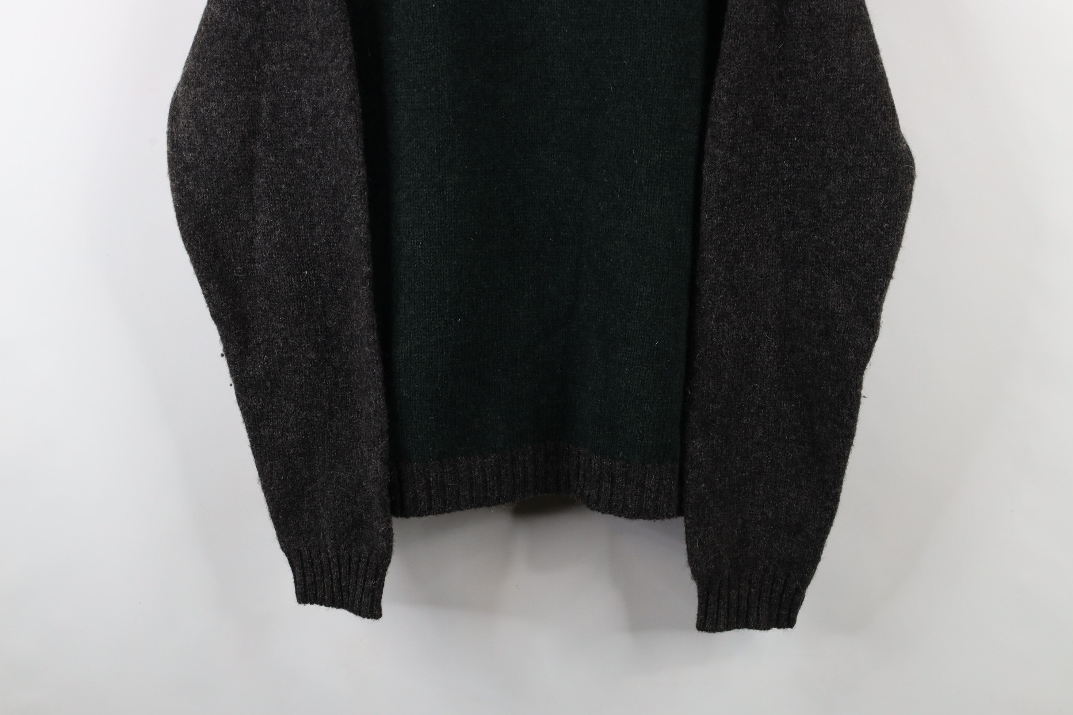 J.Crew Vintage 90s J Crew Block Wool Knit V-Neck Sweater Green Gray Size US L / EU 52-54 / 3 - 3 Thumbnail