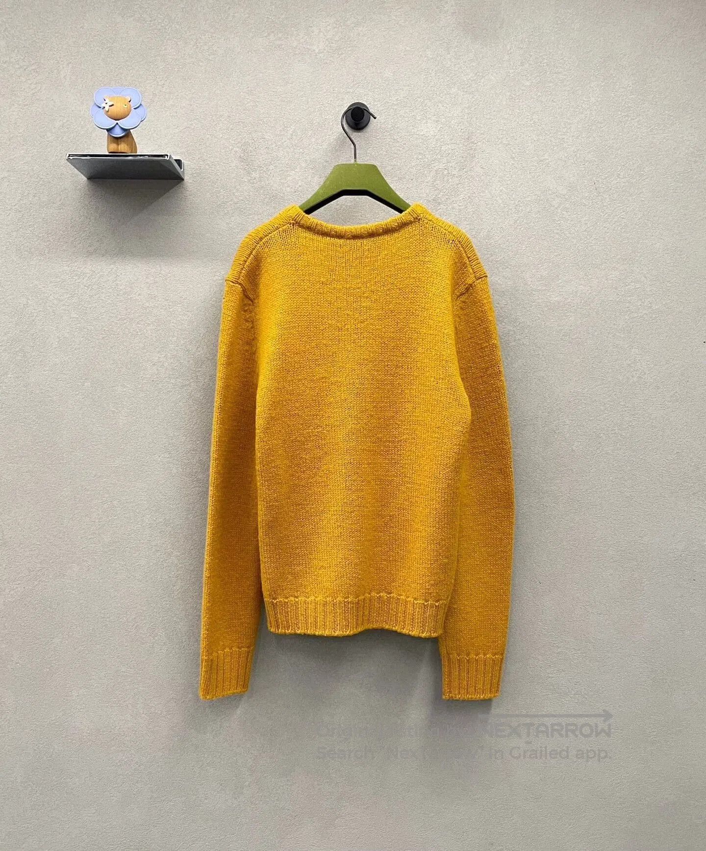 Gucci gucci yellow knitted v. Size US M / EU 48-50 / 2 - 2 Thumbnail