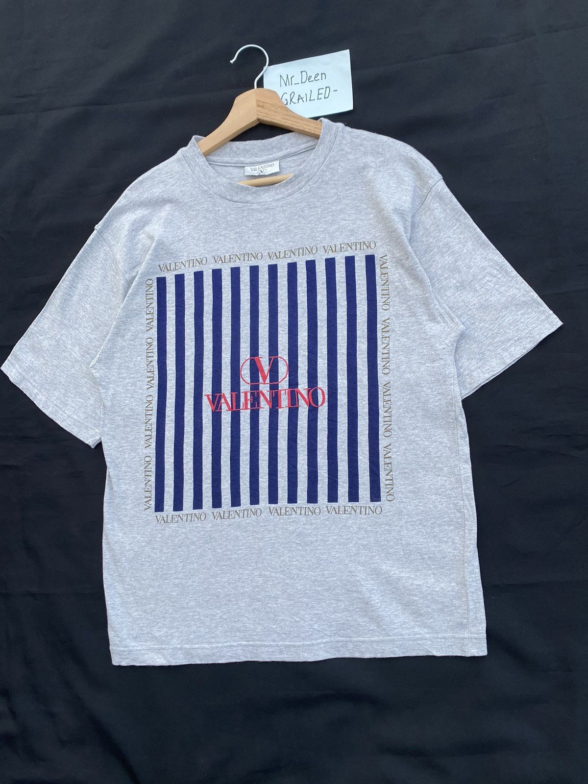 Valentino Rare Vintage Valentino Spellout Biglogo Tshirt Size US M / EU 48-50 / 2 - 4 Thumbnail