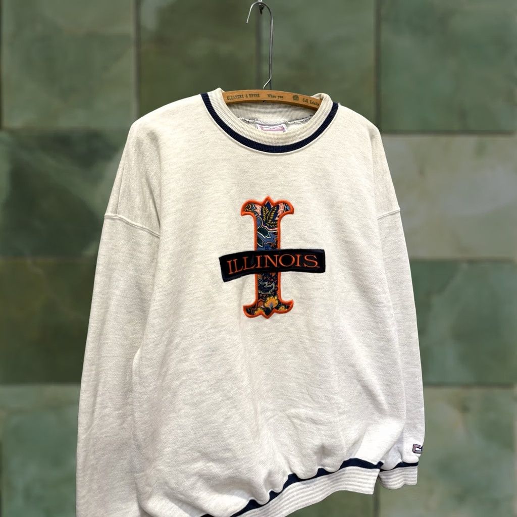 Vintage VINTAGE University Of Illinois Chicago Sweatshirt XL Gray 90’s Men’s Size US XL / EU 56 / 4 - 1 Thumbnail