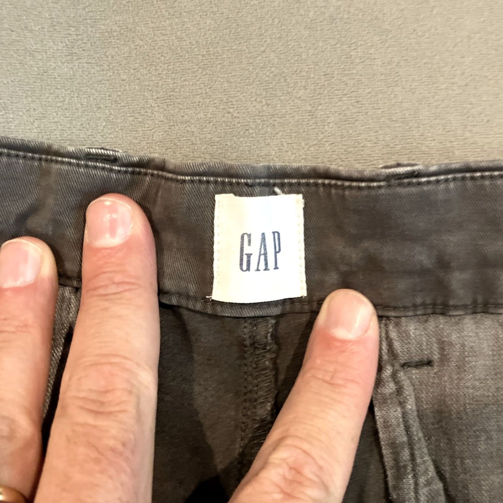 Gap GAP Chino Flat Front Shorts 40x7 Gun Metal Gray Mens 40 Inseam 7in Khaki Gray Front Flat Mens Size US 40 / EU 56 - 3 Thumbnail