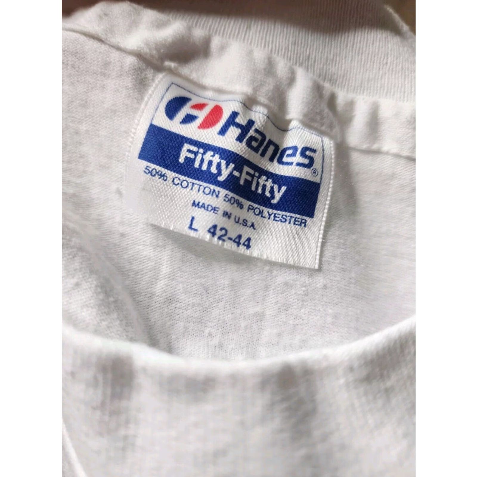 Hanes VINTAGE Hanes L Mens Graphic Print Short Sleeve T Shirt Savannah GA Dockside Seafood White Size US L / EU 52-54 / 3 - 7 Thumbnail