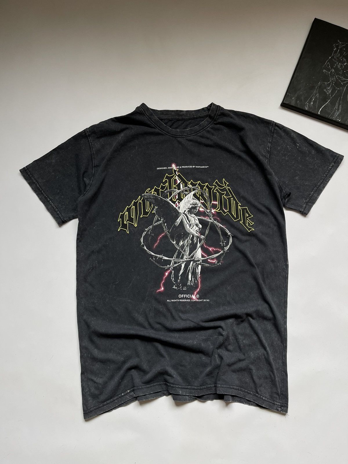 Vintage Avant Garde T Shirt Big Logo Y2k Style