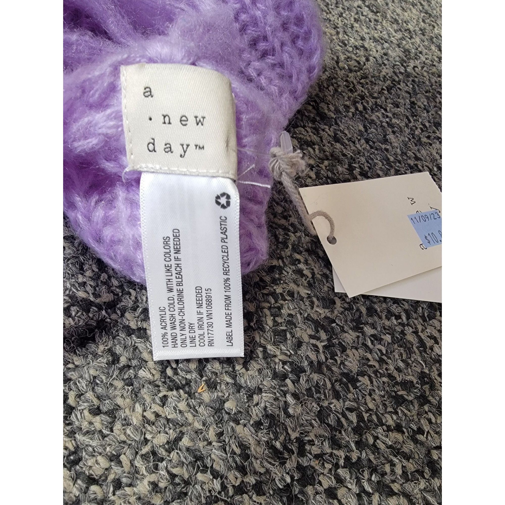 Other Hand-Knitted Lavender Fringe Scarf Soft Acrylic Winter Fashi Size ONE SIZE - 2 Thumbnail