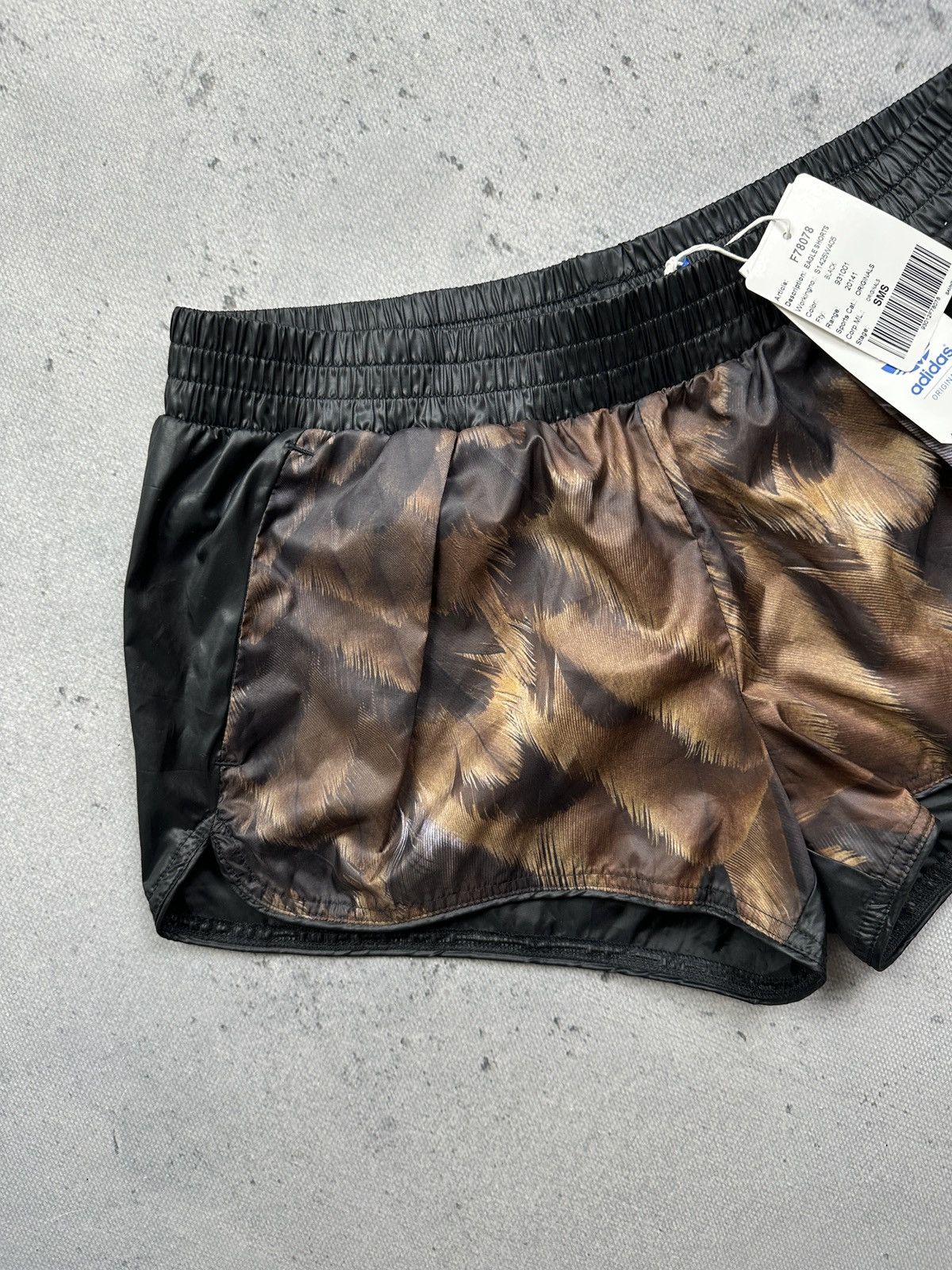 Adidas Adidas Originals Eagle Print Sample Tee & Shorts Set Rare Size 28" / US 6 / IT 42 - 6 Thumbnail