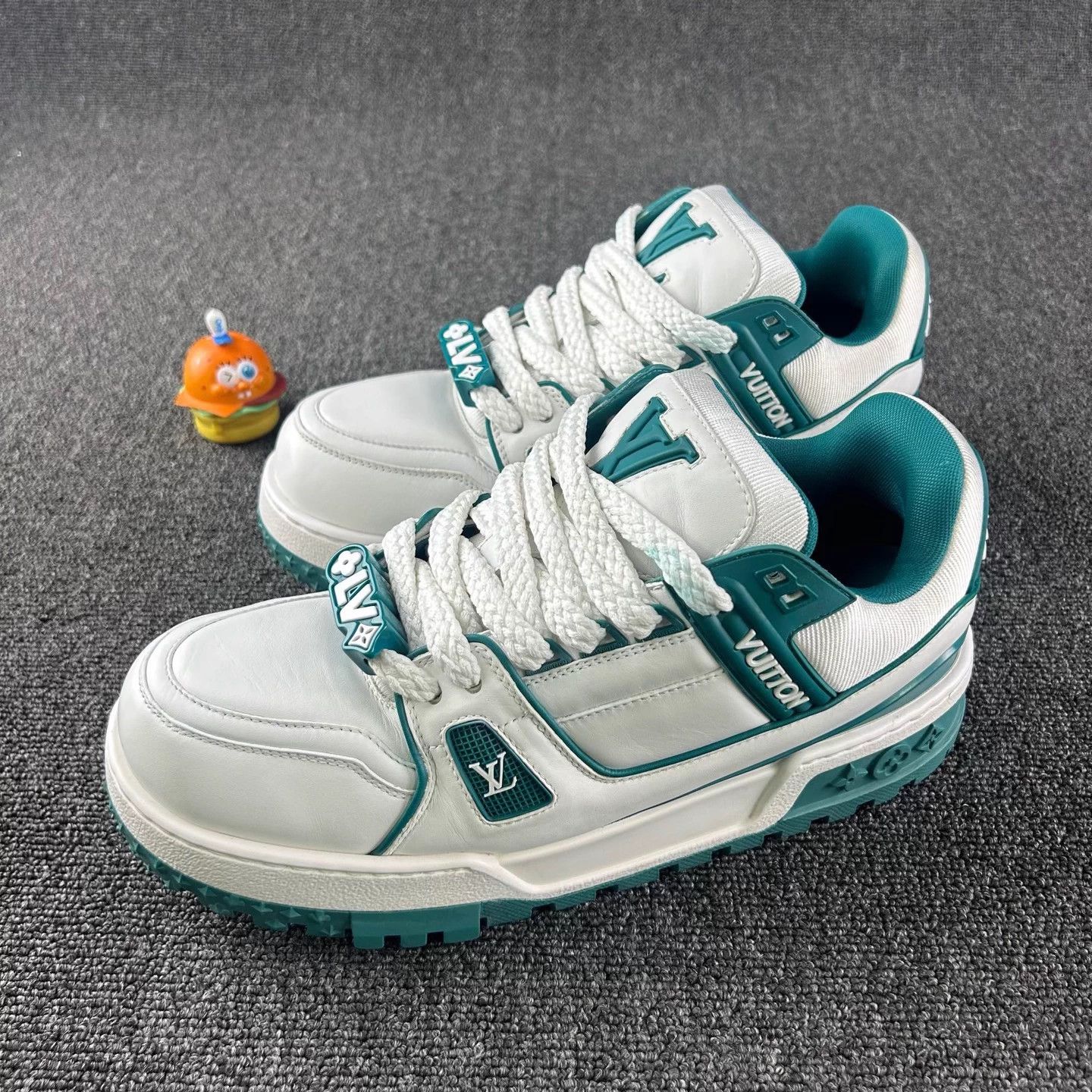 Louis Vuitton LV white green platform sneakers size 42 Size US 7 / EU 40 - 1 Thumbnail