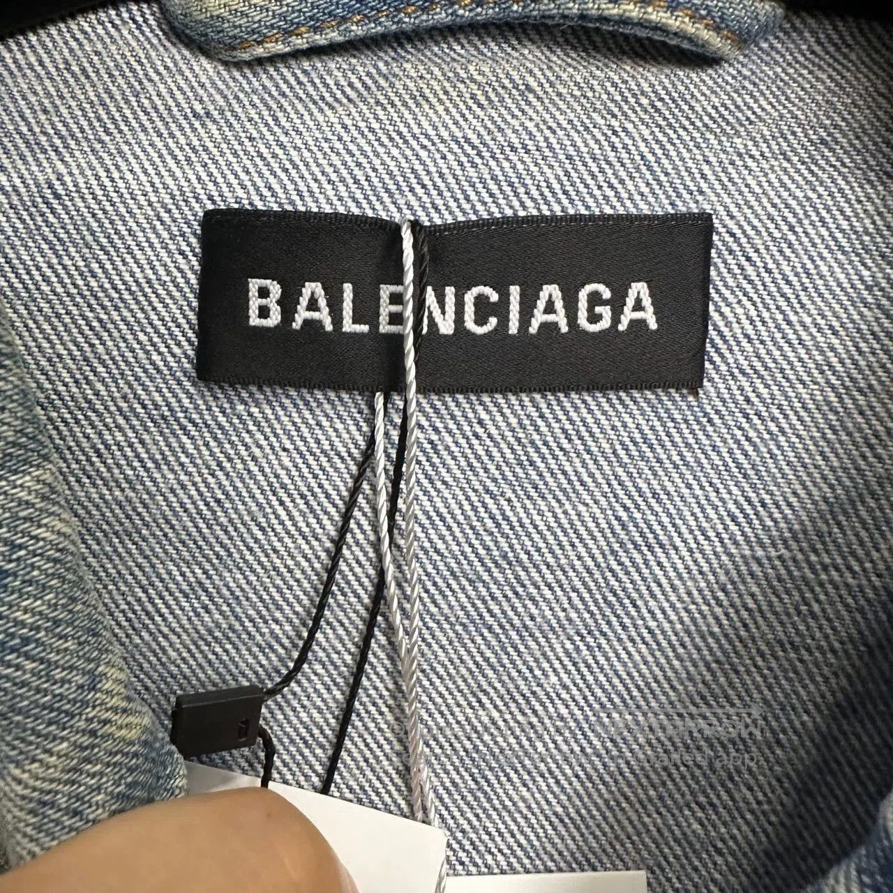 Balenciaga balenciaga graffiti print denim jacket size 48. Size US L / EU 52-54 / 3 - 3 Thumbnail