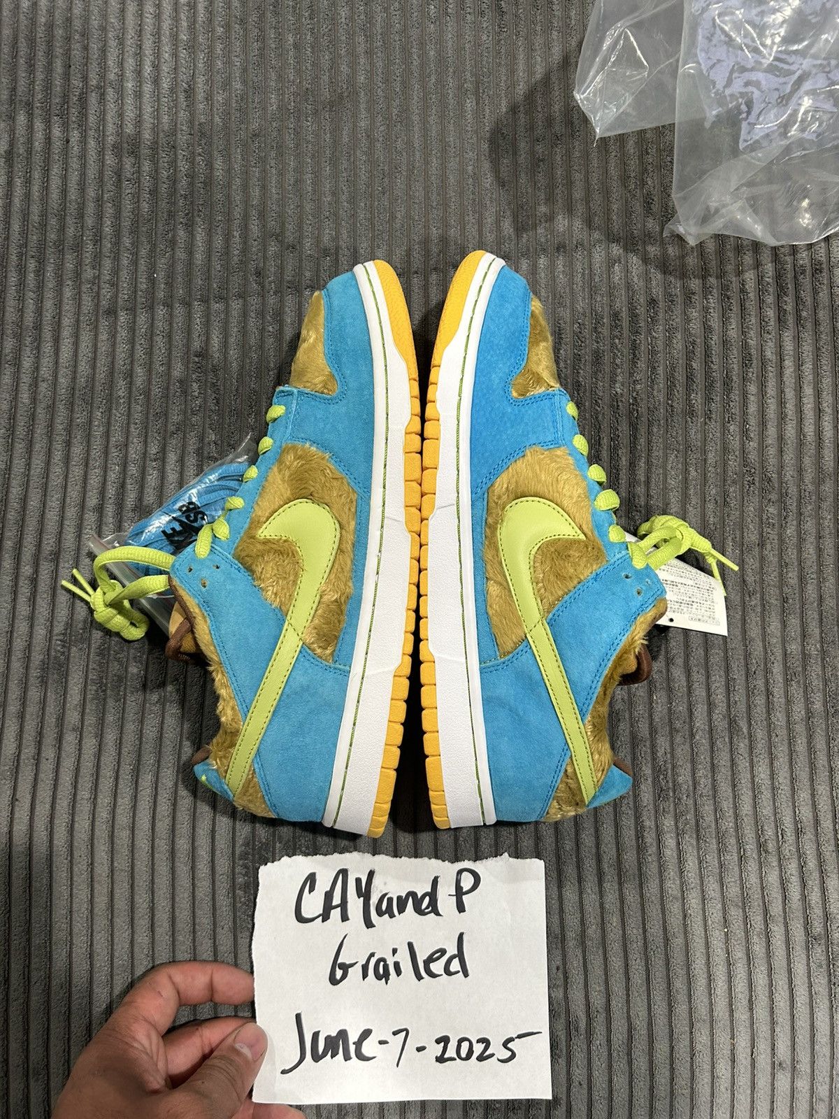 Vintage NIKE SB BABY BEAR Size US 11 / EU 44 - 7 Thumbnail