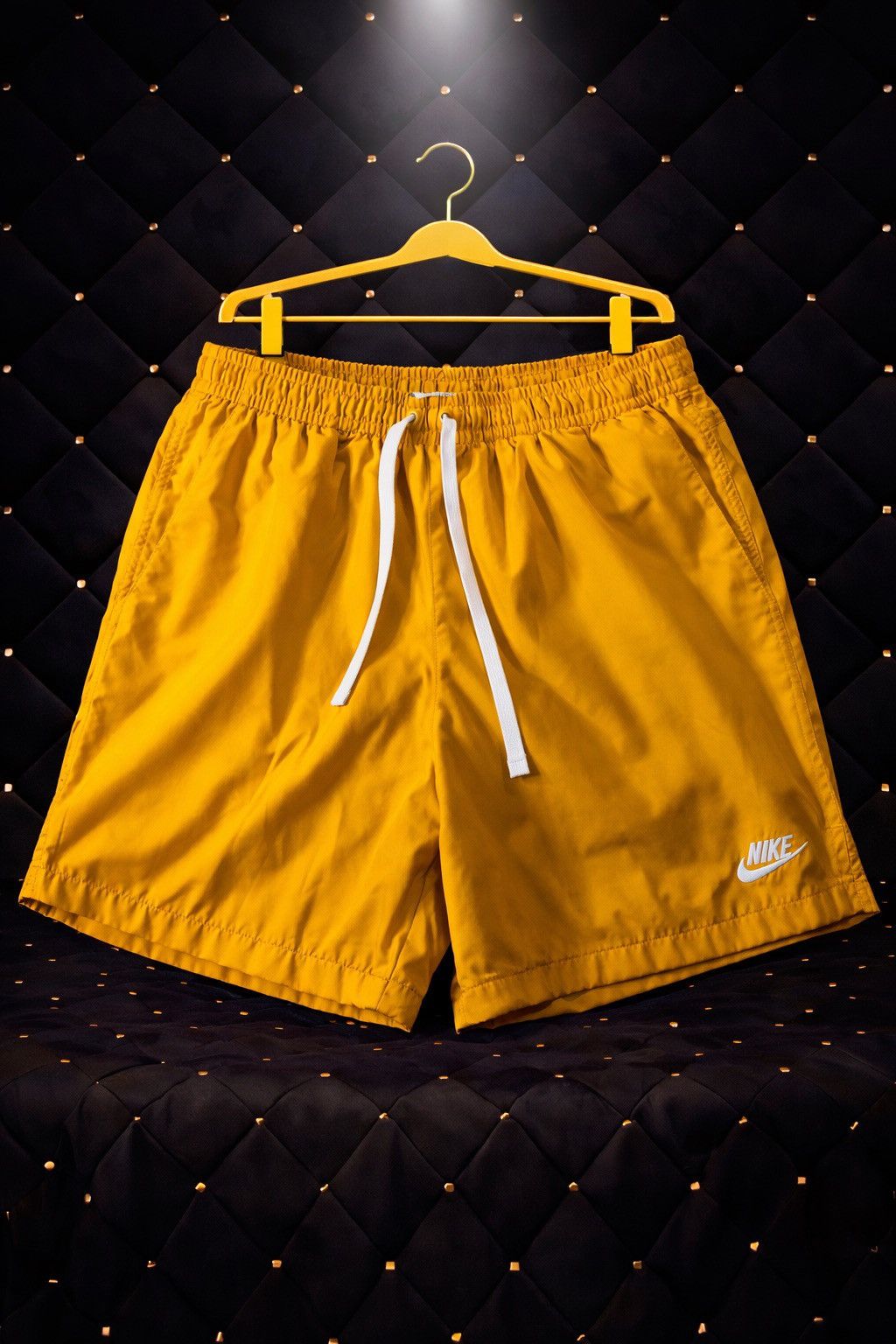 Nike NIKE SWOOSH LOGO WOVEN ATHLETIC SHORTS Size US 32 / EU 48 - 1 Preview