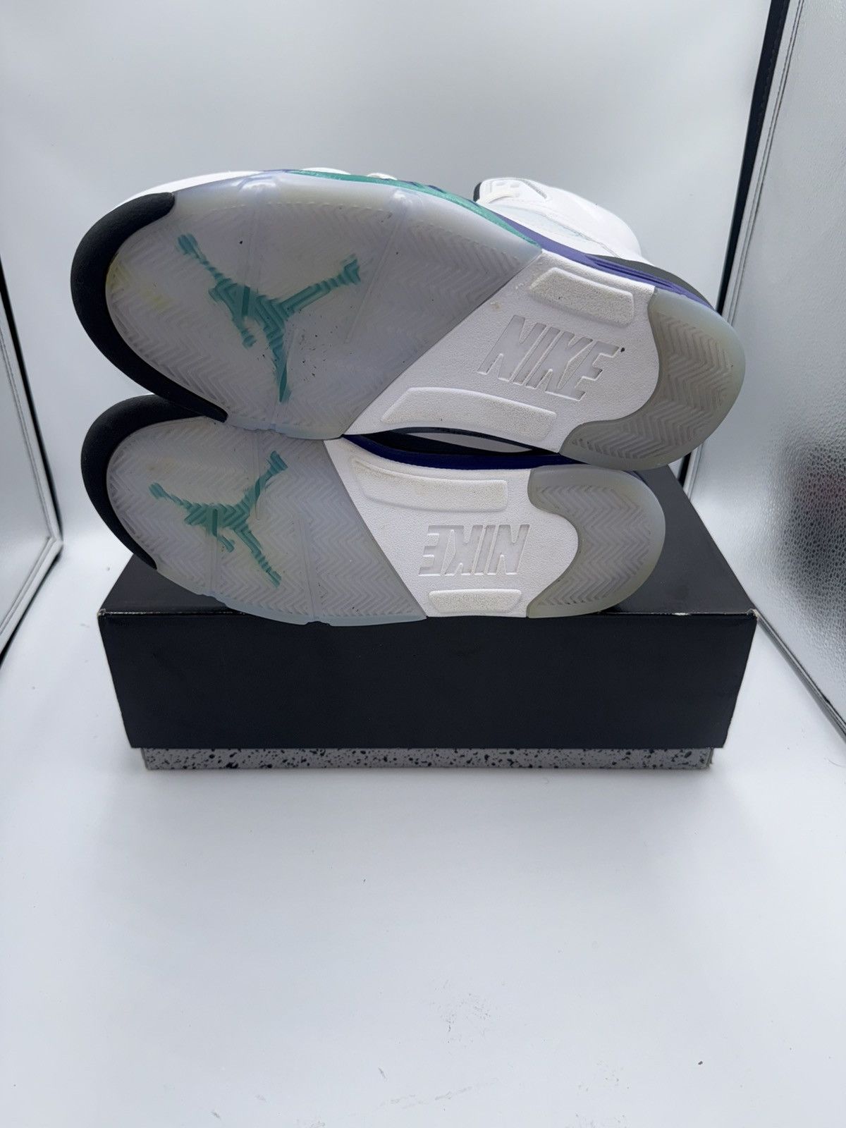 Jordan Brand Air Jordan 5 “Grape” | Size 9.5 OG Box | Excellent Condition Size US 9.5 / EU 42-43 - 5 Thumbnail