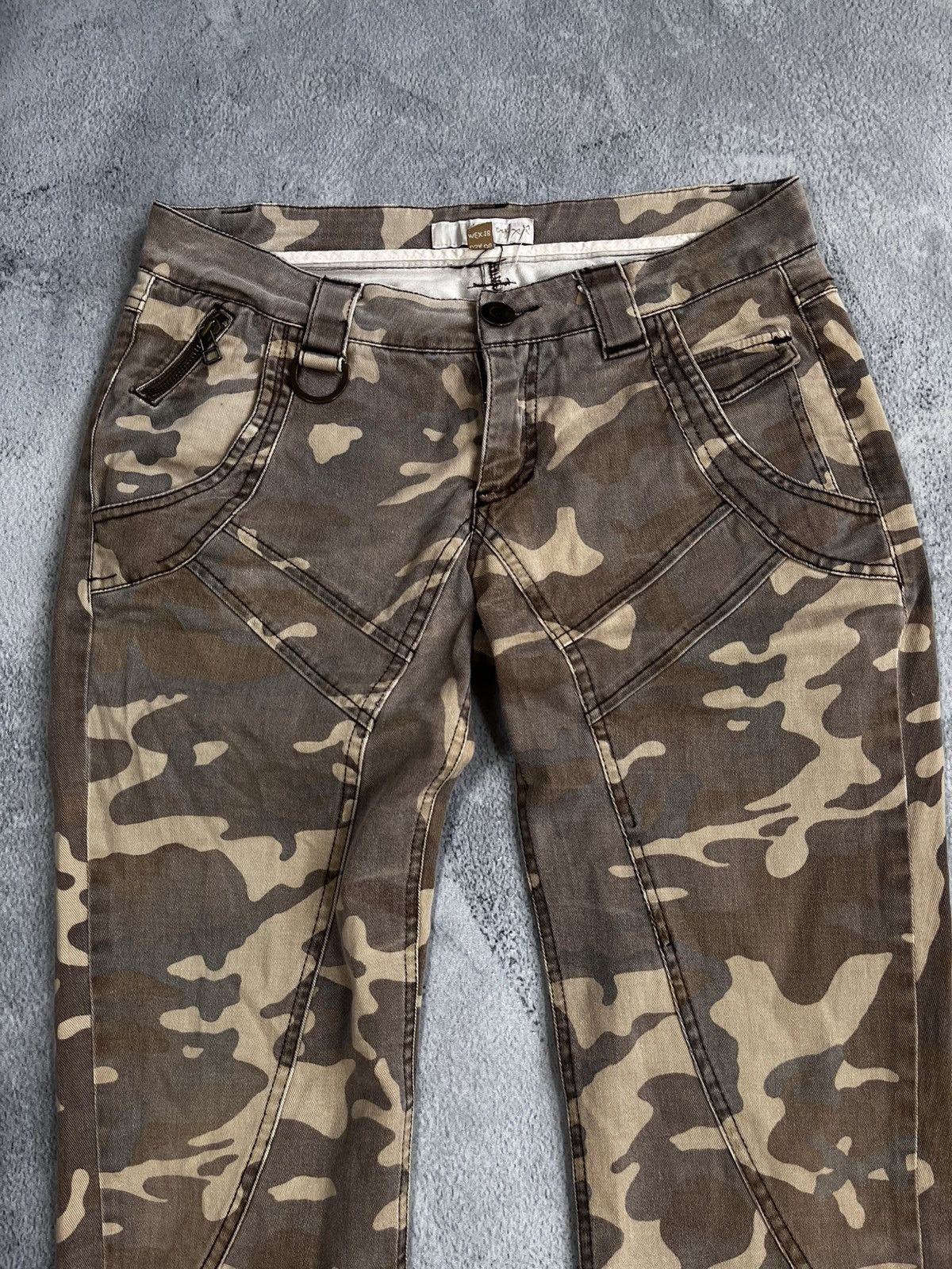 Other Vintage Y2K camo 3/4 faded low rise rap shorts streetwear Size 28" / US 6 / IT 42 - 5 Thumbnail