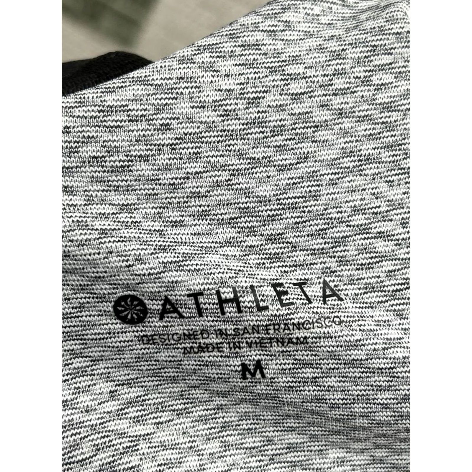 Athleta Athleta Top Womens M Gray Knit Moisture Wicking Athleisure Gym Training Size M / US 6-8 / IT 42-44 - 4 Thumbnail