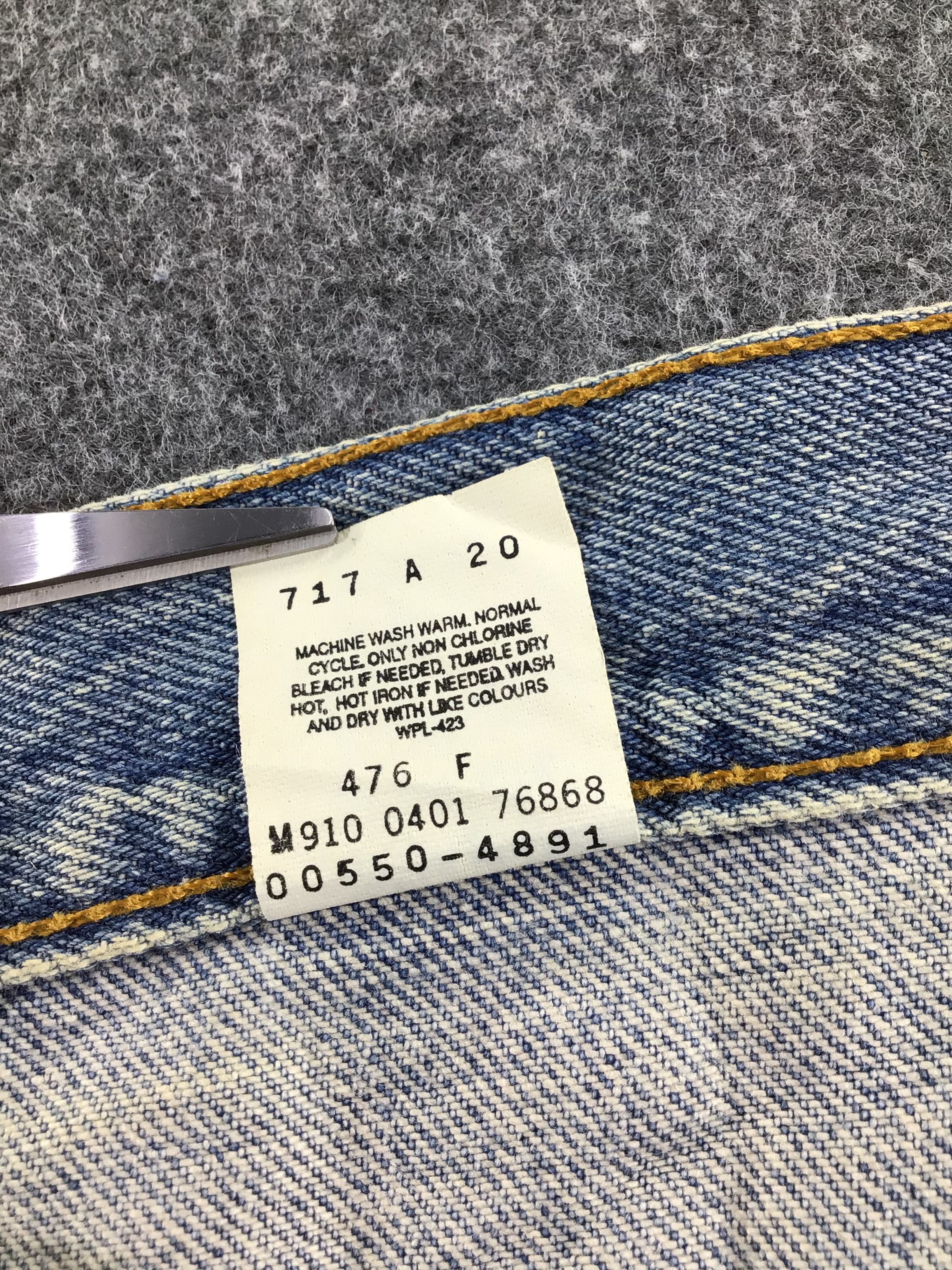 Levi's Vintage Levis 550 Jeans Dirty Medium Wash -J535 Size US 39 - 11 Thumbnail