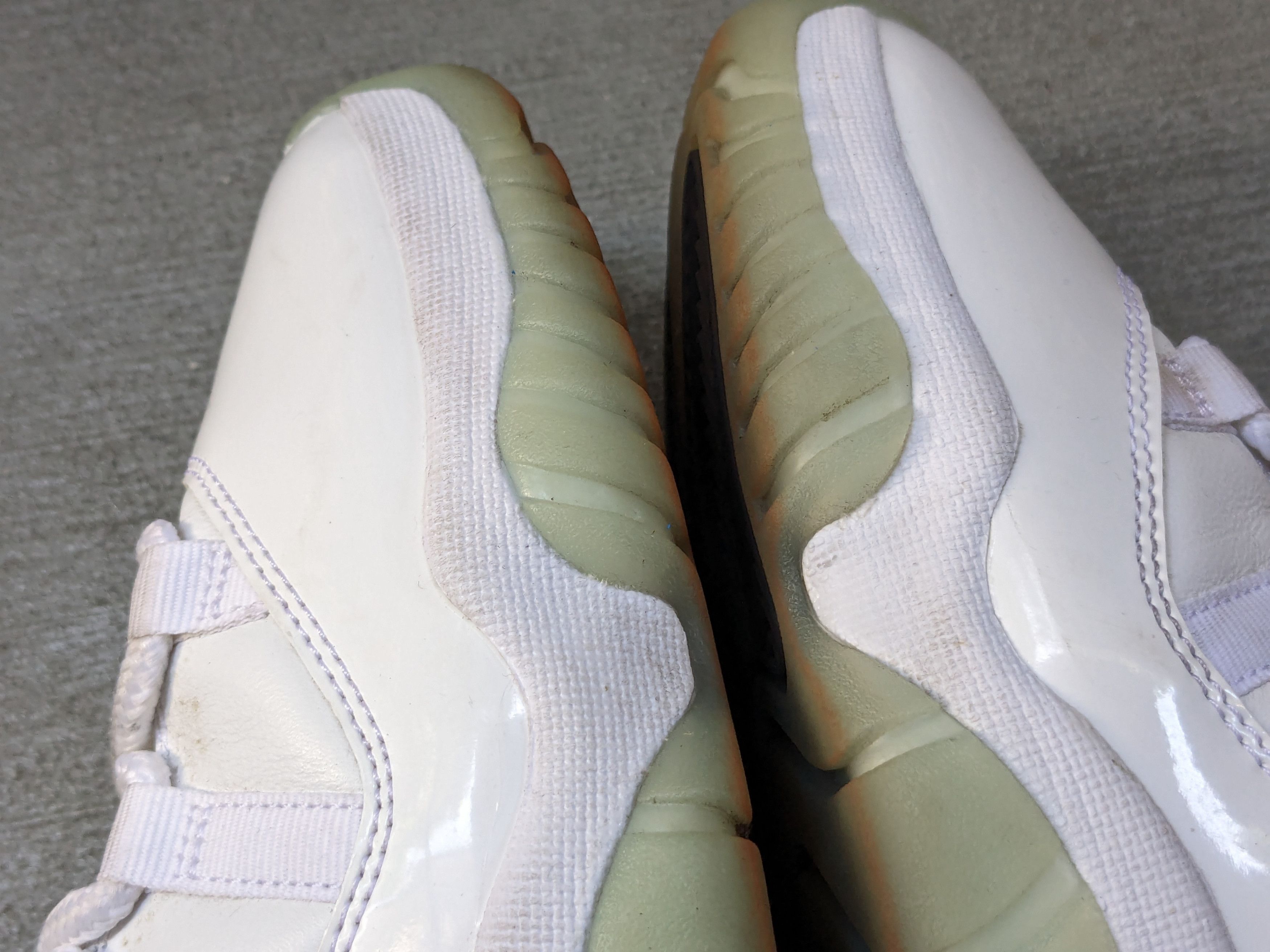 Jordan Brand × Nike Nike Air Jordan 11 Retro Legend Blue Low White AV2187-117 Size US 9.5 / EU 42-43 - 8 Thumbnail