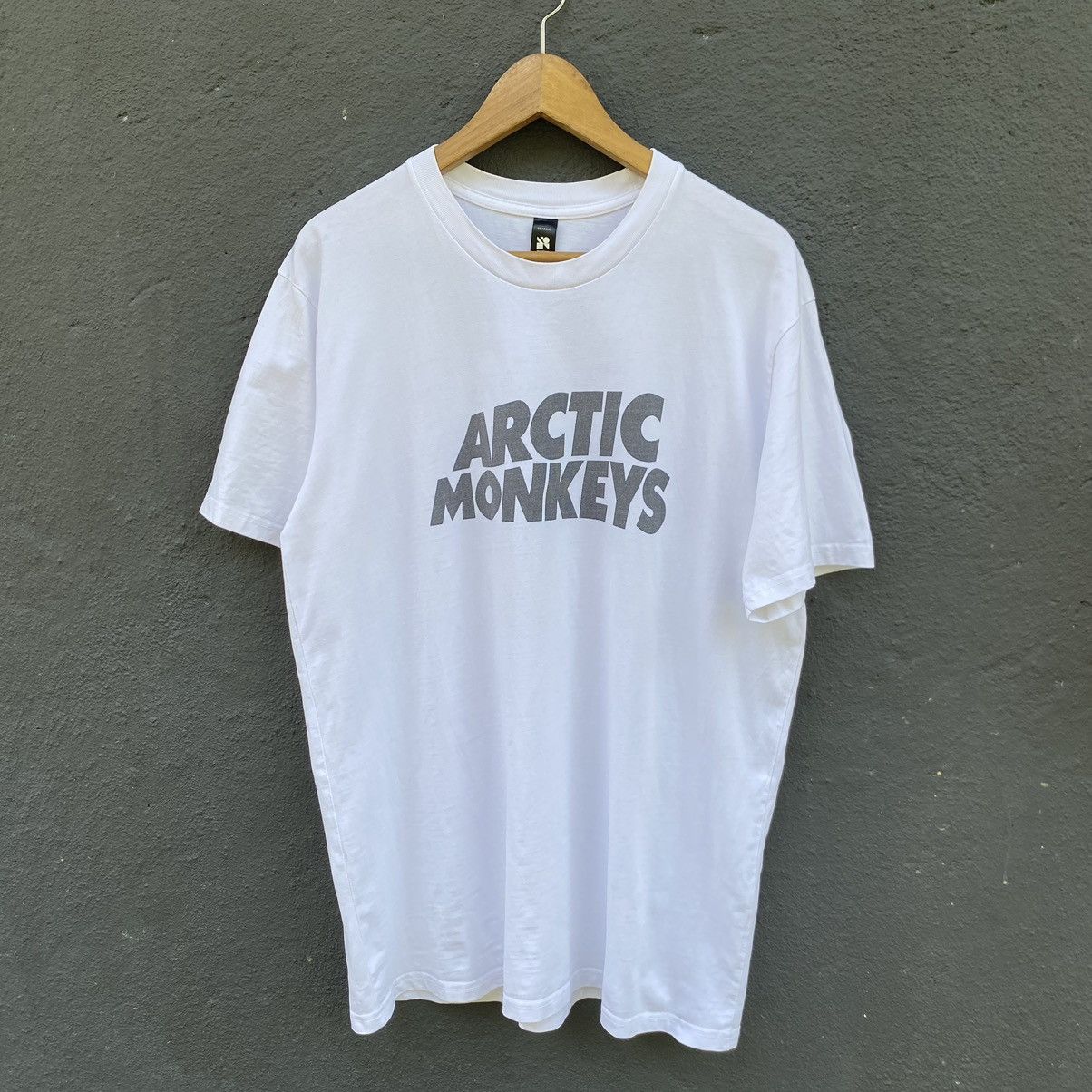 Band Tees Vintage Arctic Monkeys UK Band ERD GRUNGE THRASHED TEE Size US L / EU 52-54 / 3 - 1 Thumbnail