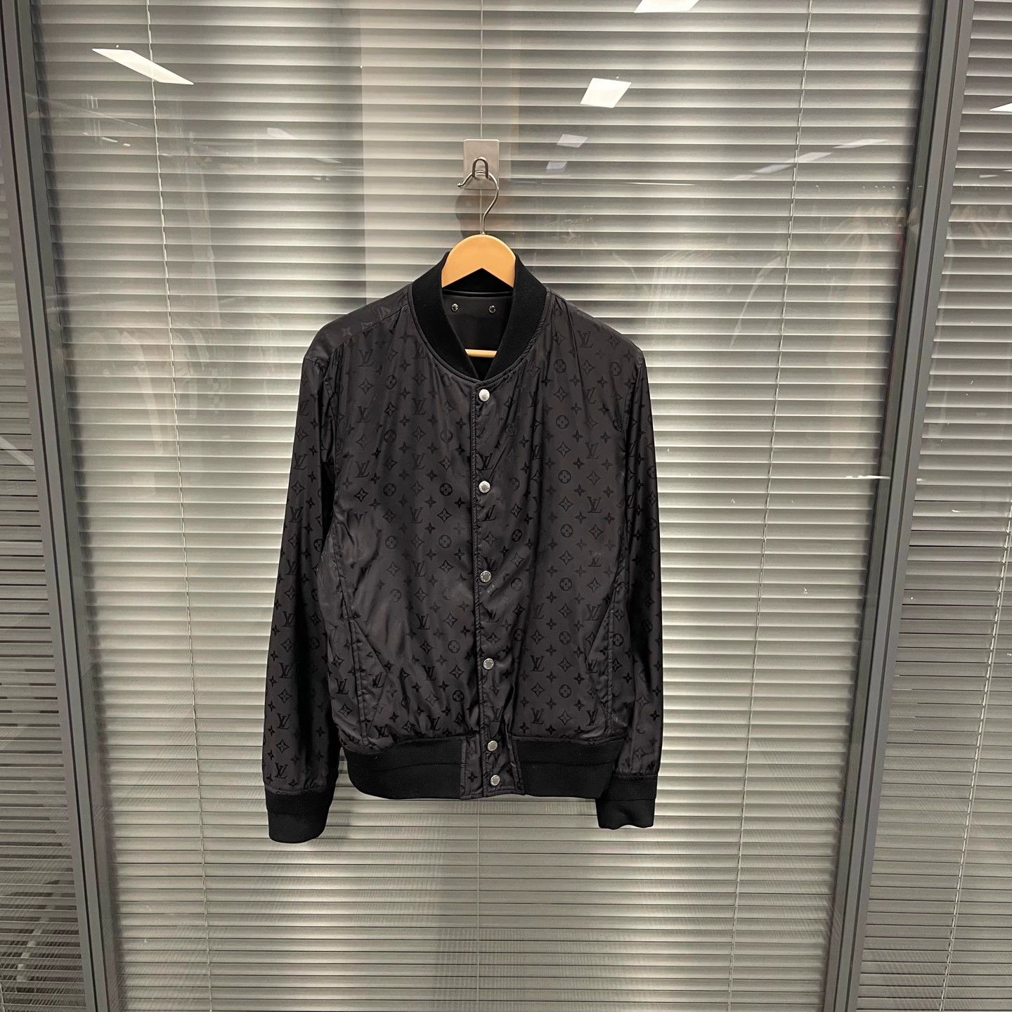 Louis Vuitton Louis Vuitton 2-Sided Allover Leather Jacket 48 99 New Size US M / EU 48-50 / 2 - 3 Thumbnail