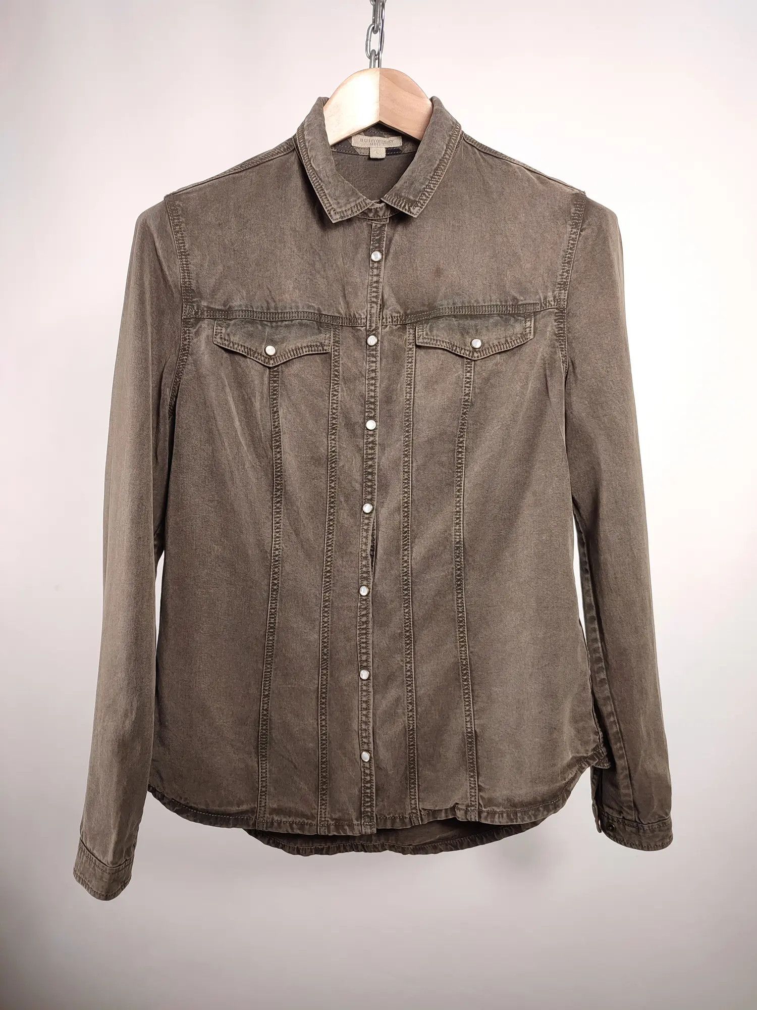 Burberry Burberry Lyocell Viscose Pearl button Shirt Size L / US 10 / IT 46 - 2 Thumbnail