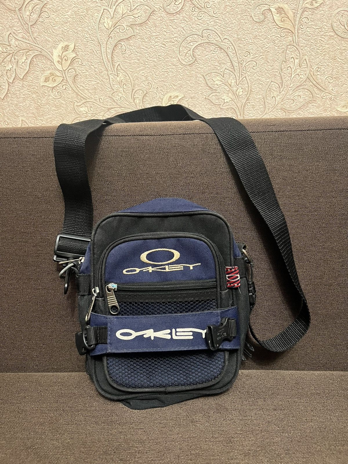 Oakley × Vintage 90s Vintage Oakley Y2k Rare messenger bag | Grailed 