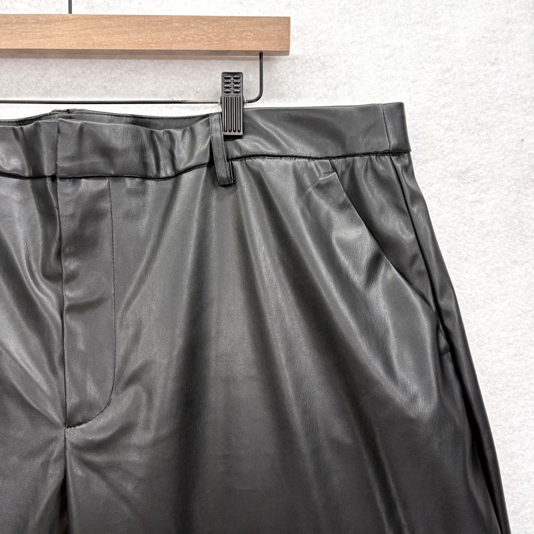 Torrid Torrid Studio Pants Womens 22 Black Wide-Leg Dress Pants Lined Pockets Zip Front 28in Inseam Size 40" / US 18 - 3 Thumbnail