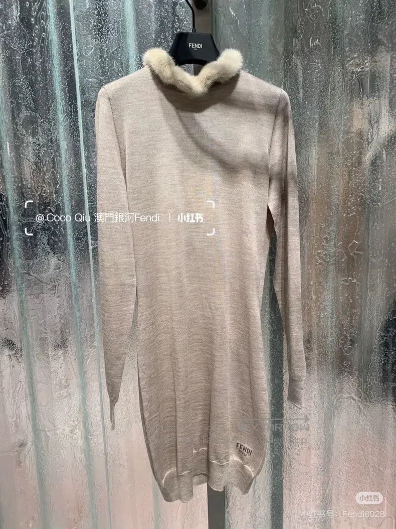 Fendi Fendi Autumn/Winter 24 Backless Knit Dress with Mink Colla Size XS / US 0-2 / IT 36-38 - 6 Thumbnail