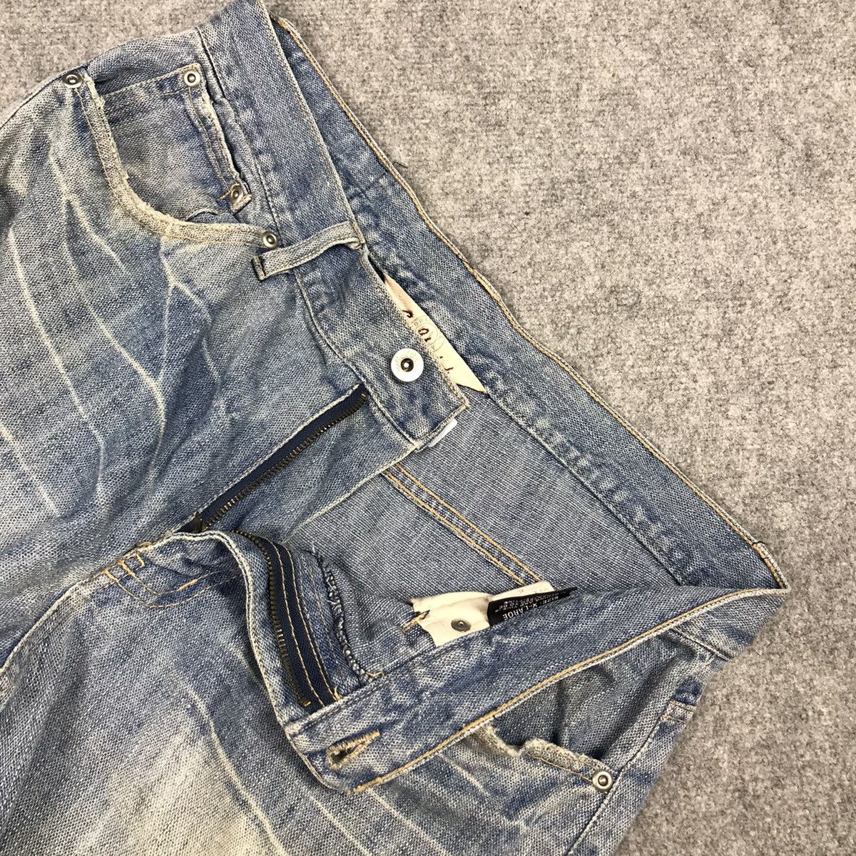 Japanese Brand JAPANESE BRAND JAPAN STYLE DISTRESSED PANTS Size US 32 / EU 48 - 16 Thumbnail