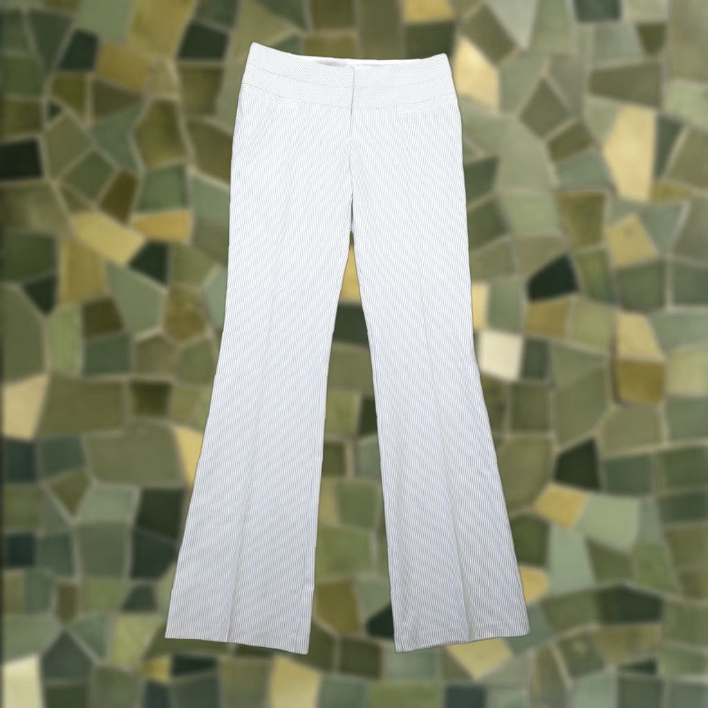 Brandblack VINTAGE Stooshy White Black Pinstripe Low Rise Flare Pants Womens 1 33in Inseam 90s Dress Pants Size 25" / US 0 / IT 36 - 1 Thumbnail