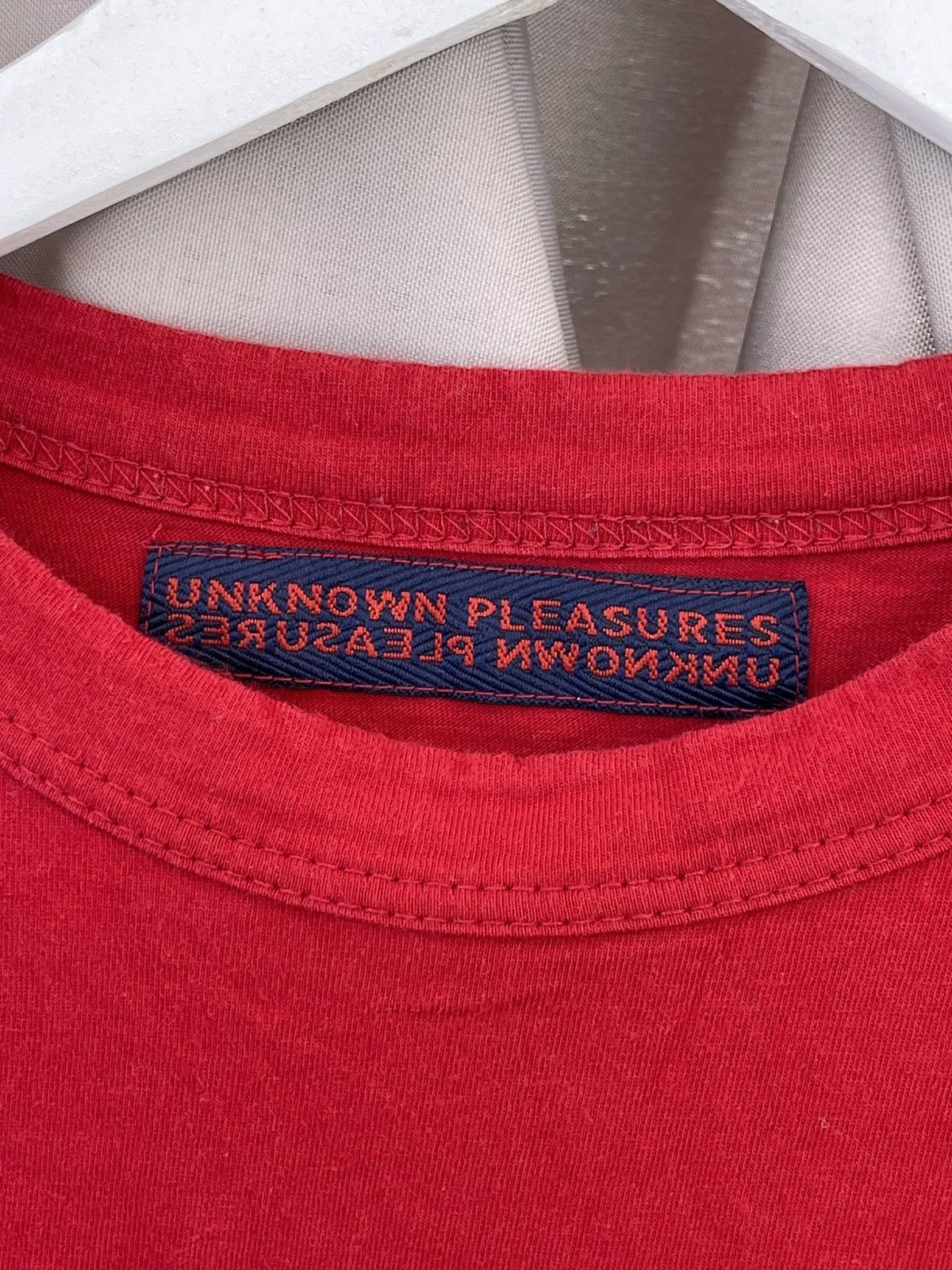 Band Tees Y2K Unknown Pleasures sex fashion girl red t-shirt vintage Size US XL / EU 56 / 4 - 7 Thumbnail