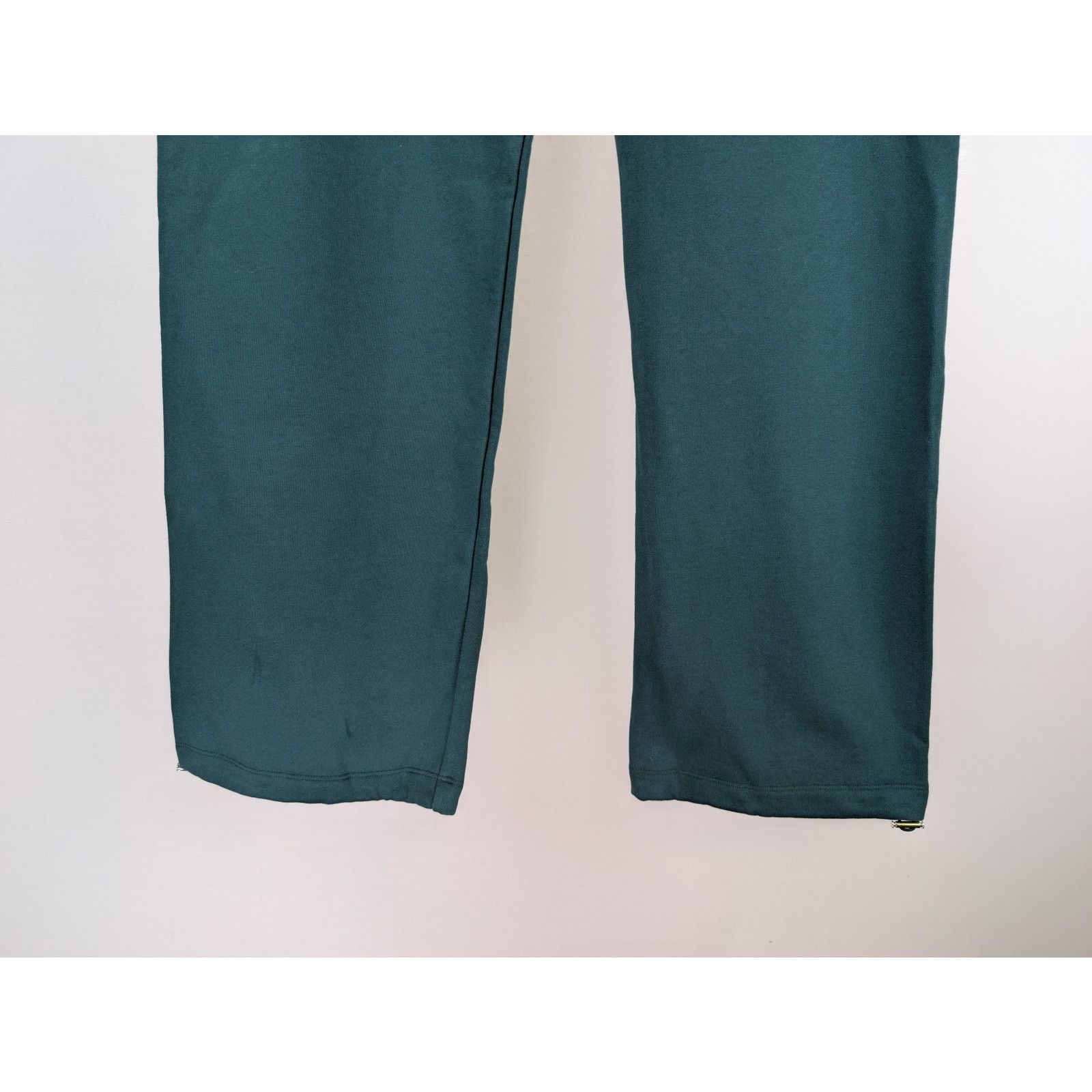 Amiri o1rshd1 Q:2 / Amiri Staggered Sweatpants in Rain Forest Size US 32 / EU 48 - 4 Thumbnail