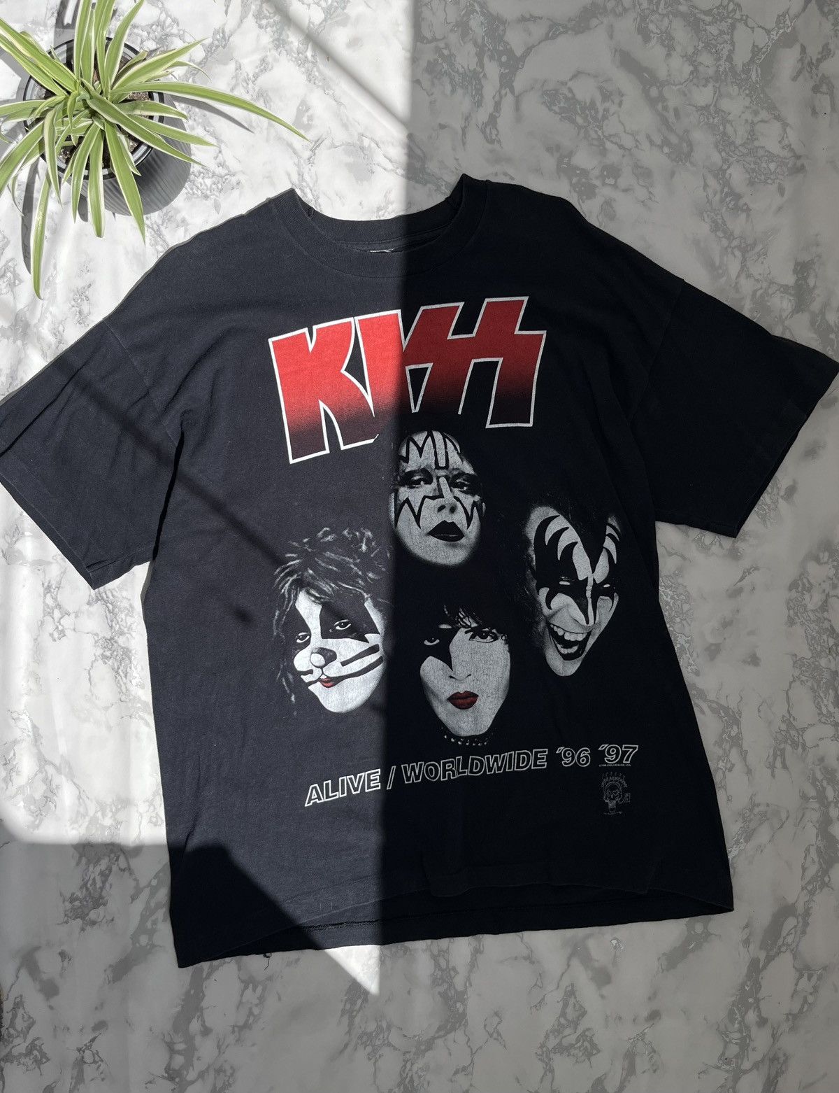 Band Tees × KISS × Vintage Deadstock Kiss Alive Worldwide 96 97 Size US L / EU 52-54 / 3 - 1 Thumbnail