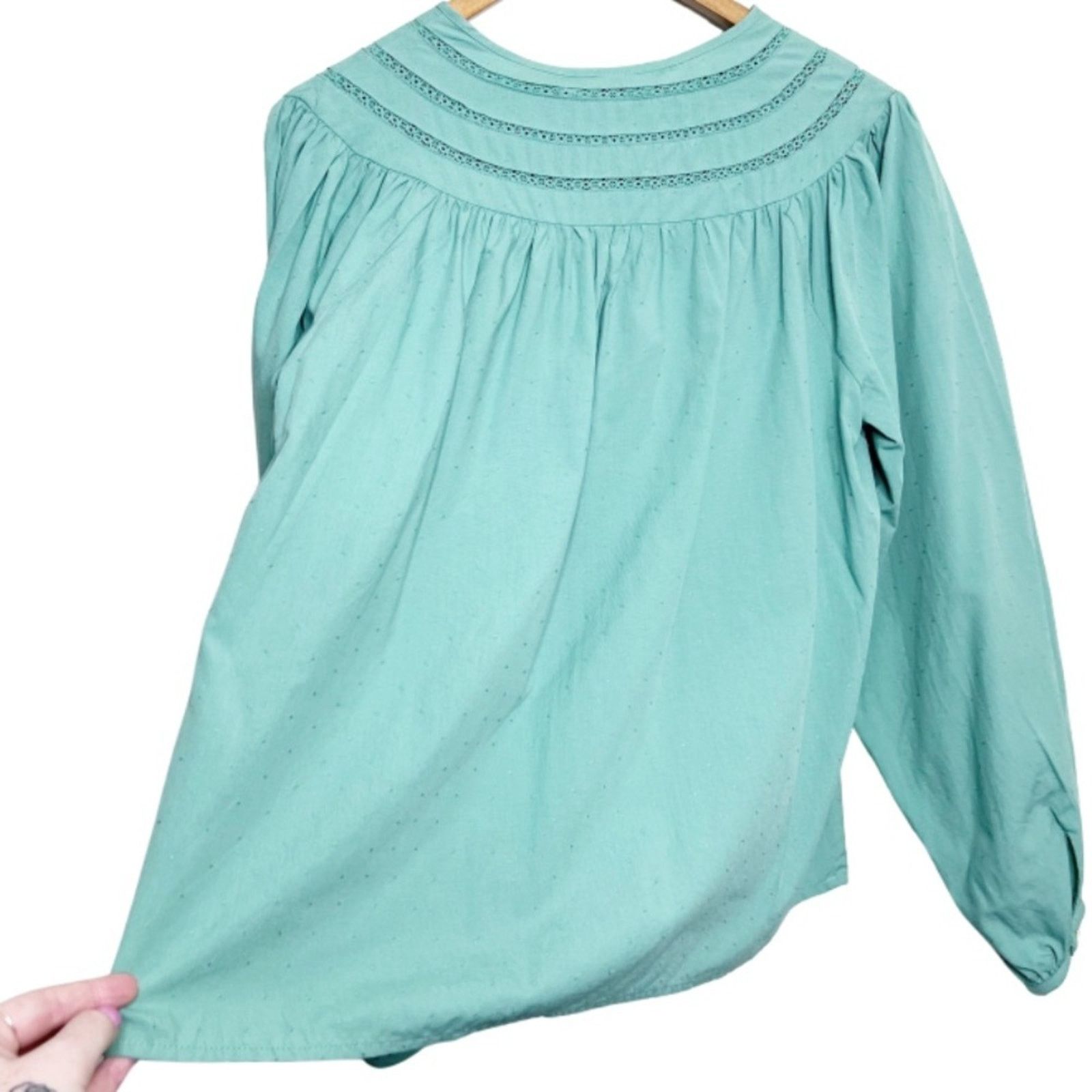Target Basics New with Tag Universal Thread Women’s Long Sleeve Blouse Size S / US 4 / IT 40 - 8 Thumbnail