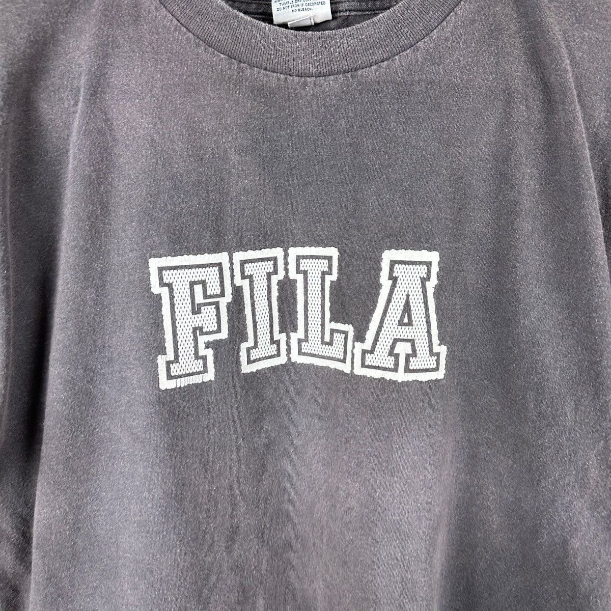 Fila × Vintage Vintage 90s Fila Perfect Faded Center Logo Shirt Size US XL / EU 56 / 4 - 2 Thumbnail