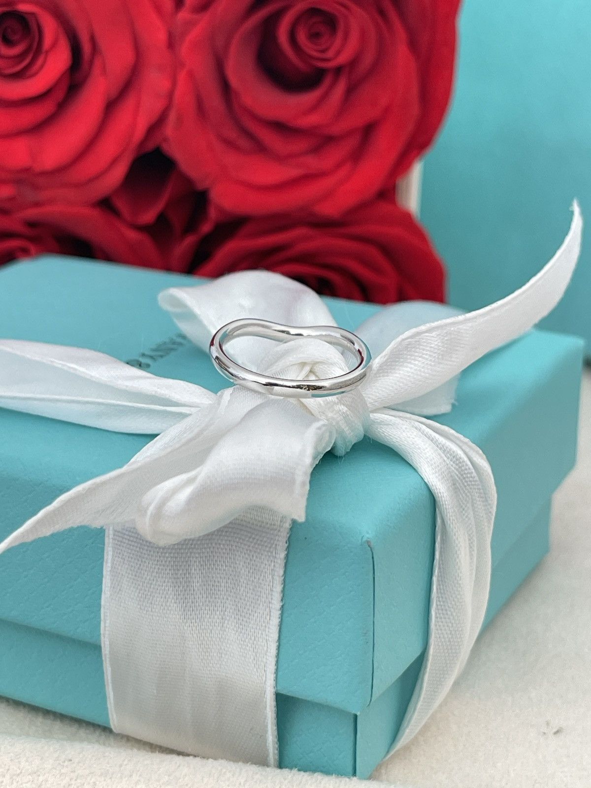 Tiffany & Co. Tiffany & Co. Elsa Peretti Curved Band WG 3 Dia 4.5 $1500 Size ONE SIZE - 11 Thumbnail