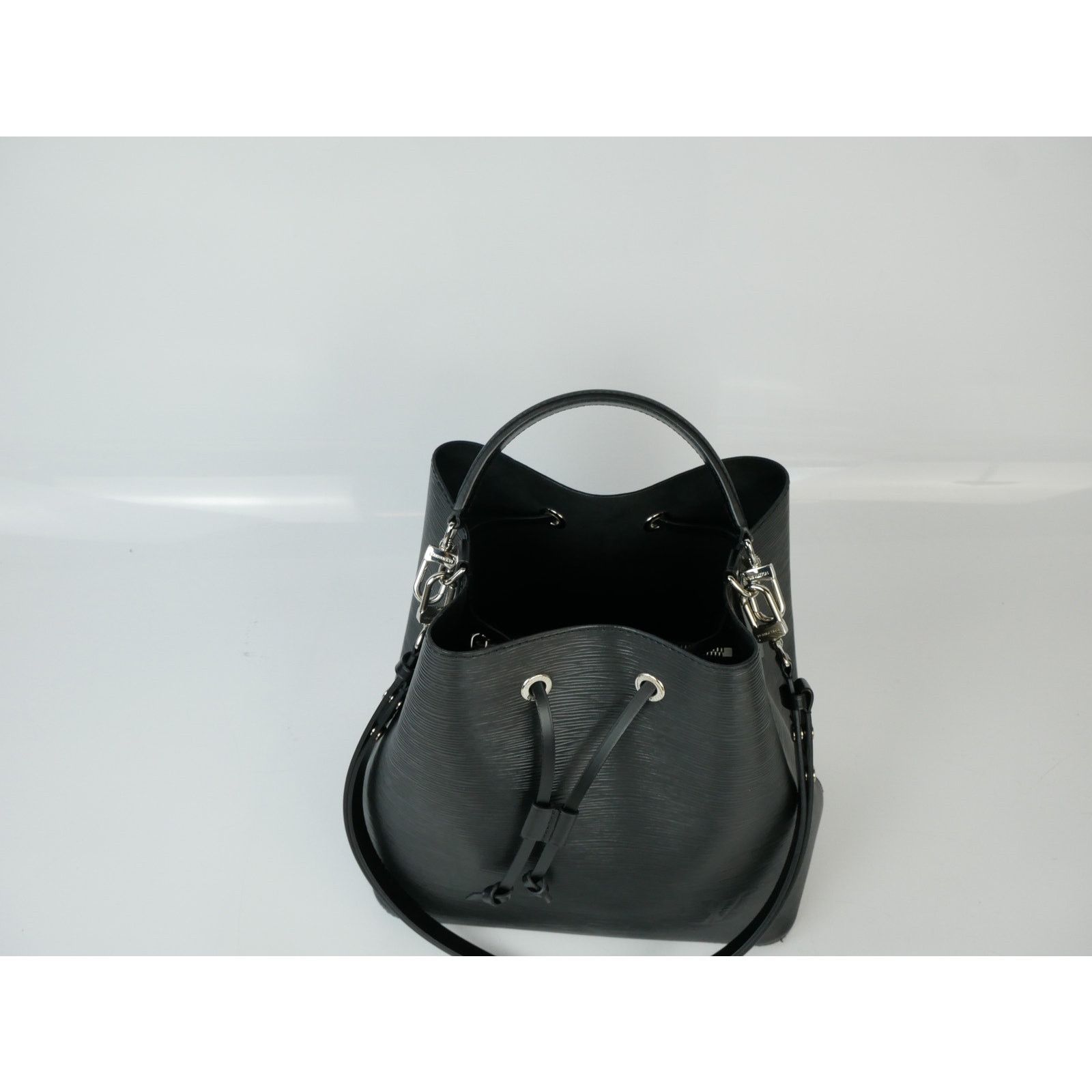 Louis Vuitton Louis Vuitton Black Epi NeoNoe MM Size ONE SIZE - 5 Thumbnail