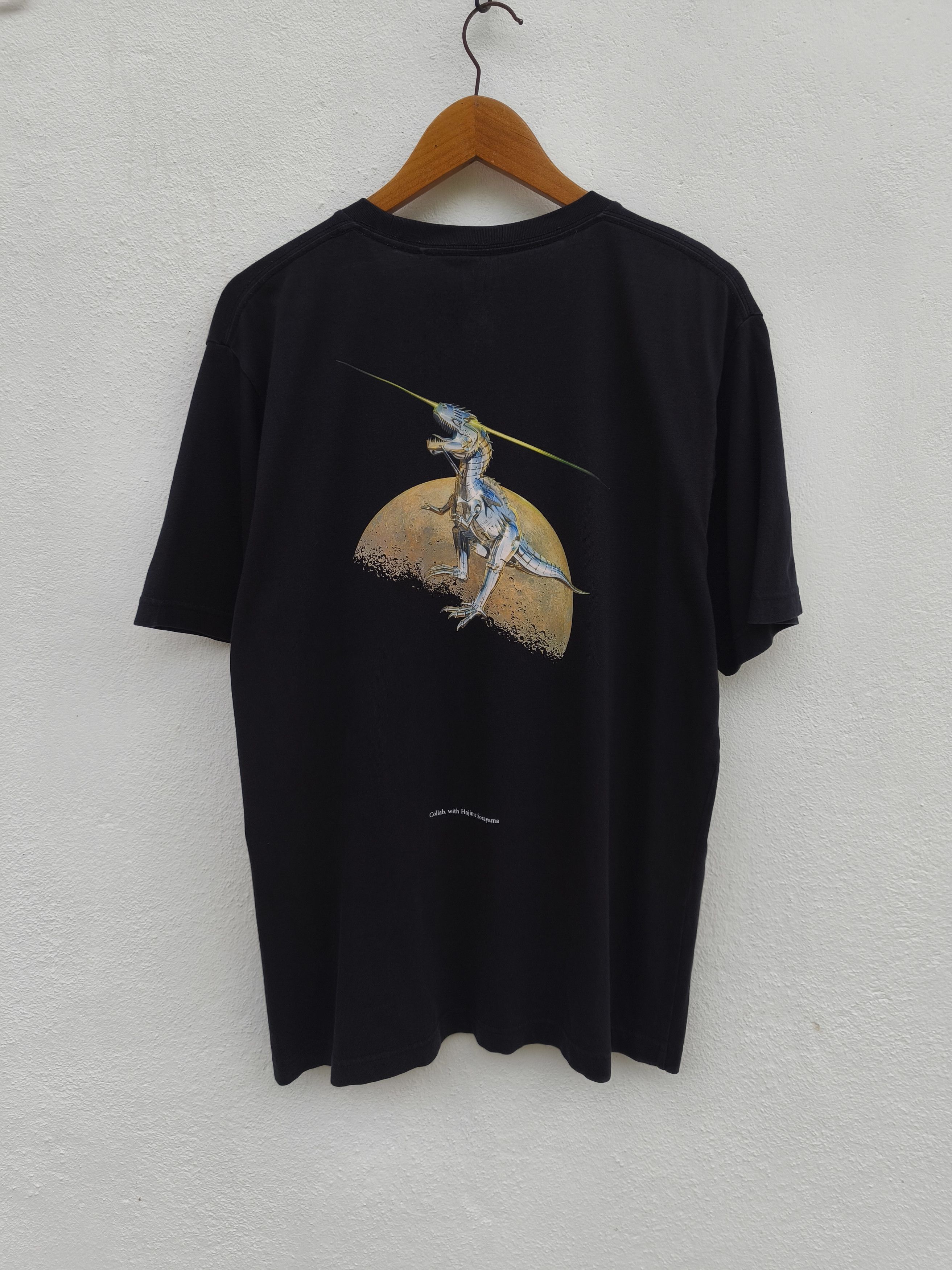 Club Sorayama × Uniqlo 🔥 Jurassic Park tees Hajime Sorayama tees Size US L / EU 52-54 / 3 - 2 Thumbnail