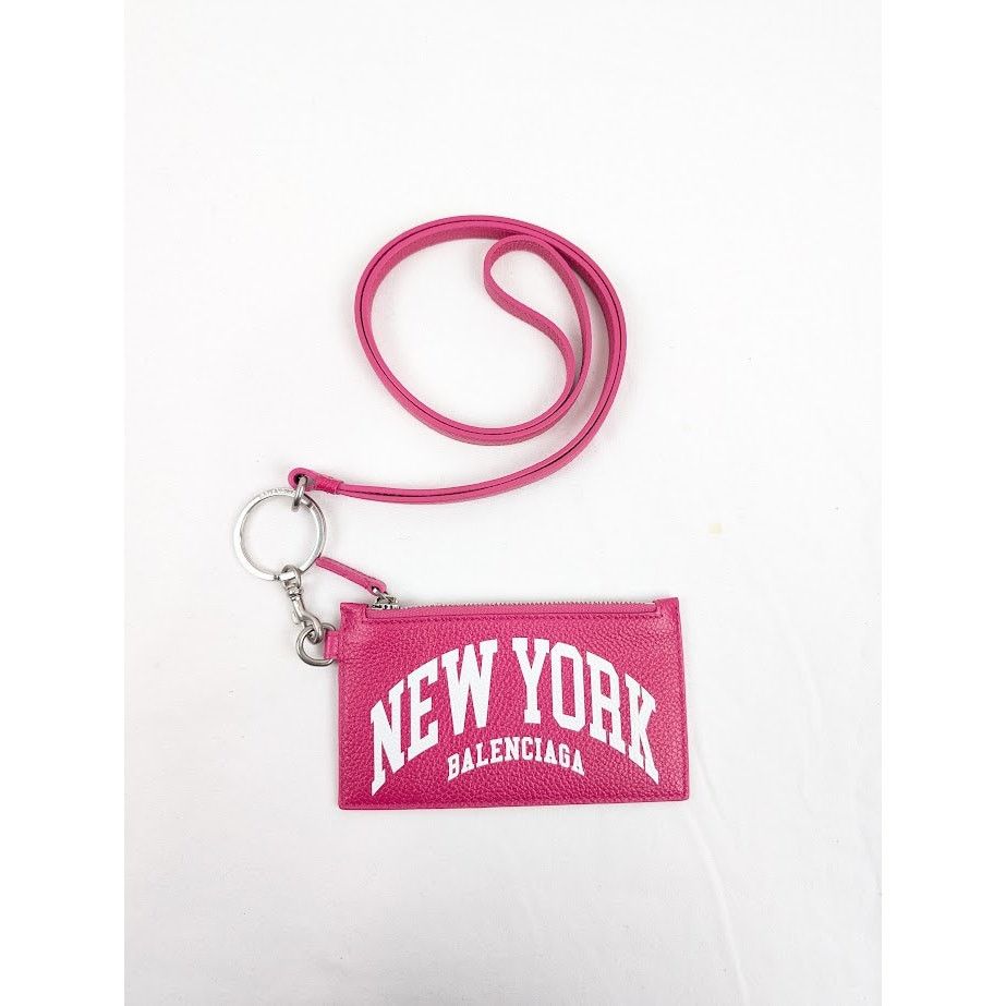 o1rshd1 Q:4 / Size: OS / Cities Wallet & Keyrings in Fuchsia