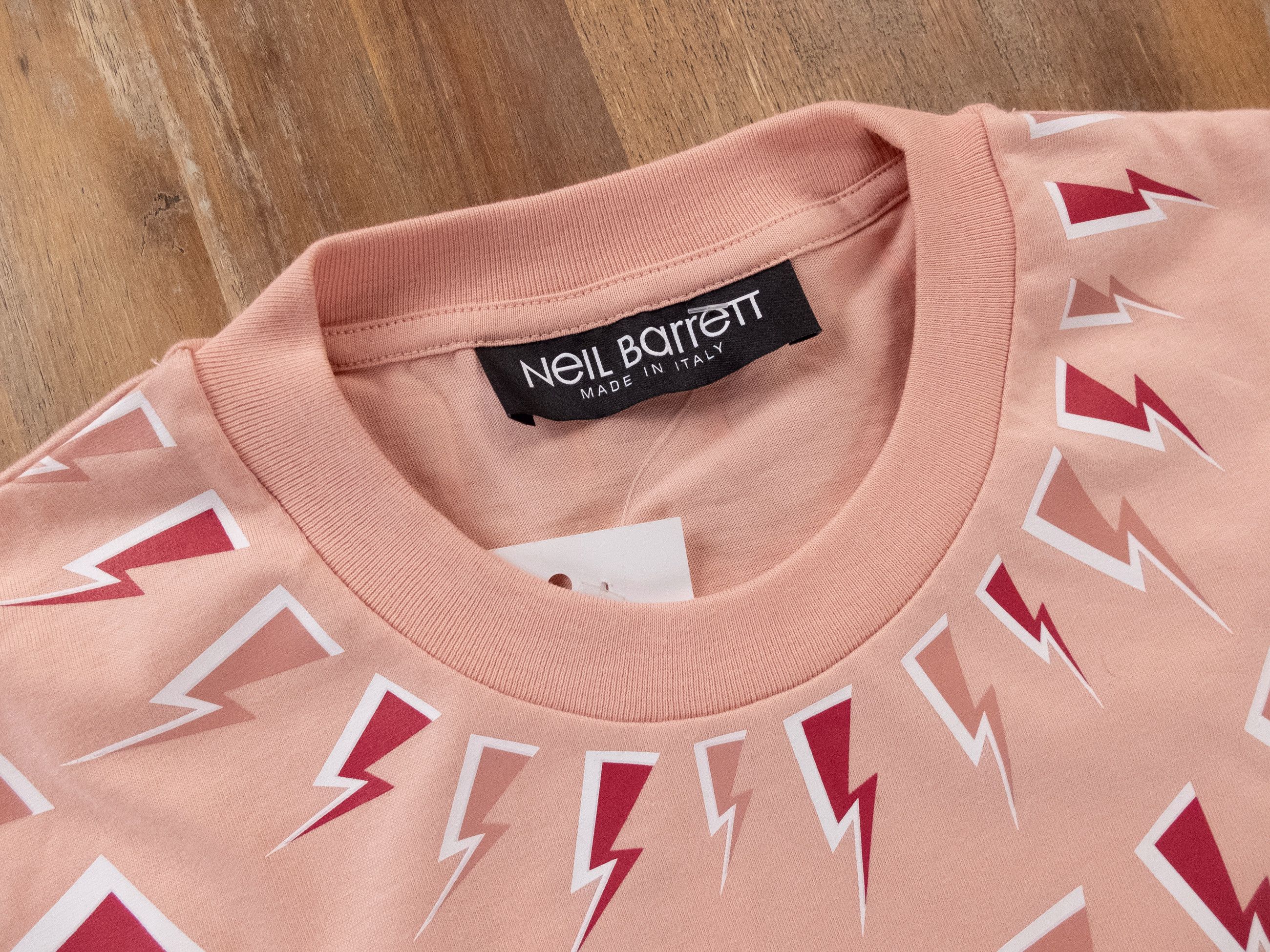 Neil Barrett NEIL BARRETT slim fit pink comic thunderbolt t-shirt Medium Size US M / EU 48-50 / 2 - 2 Thumbnail