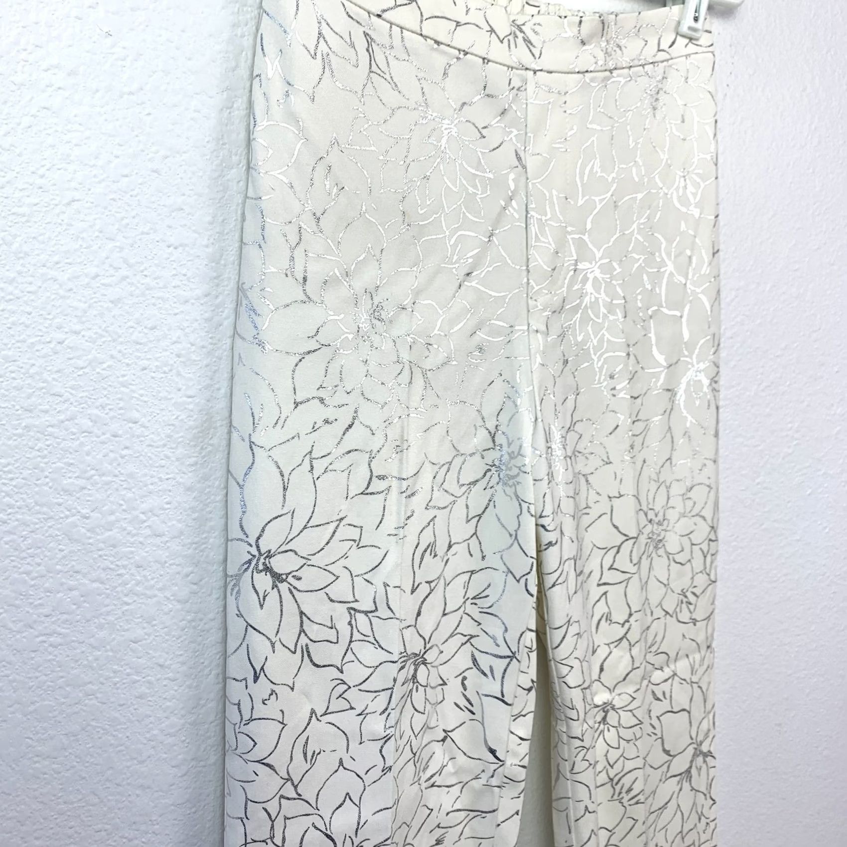 Vintage Isaac Mizrahi Live! Women's Cream Silver Floral Metallic Elastic Waist Pants 0T Size 25" / US 0 / IT 36 - 3 Thumbnail